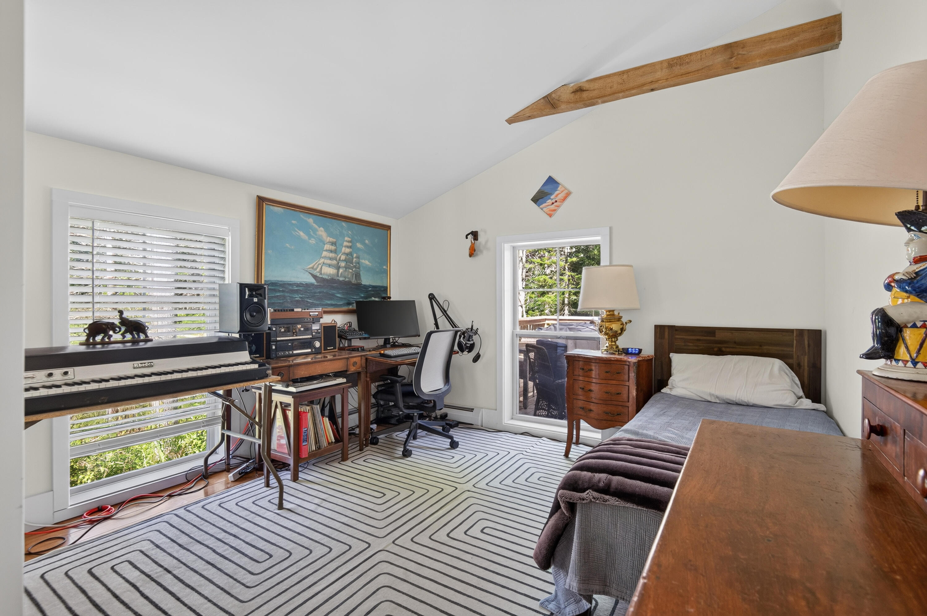 11 Ledgewood Drive