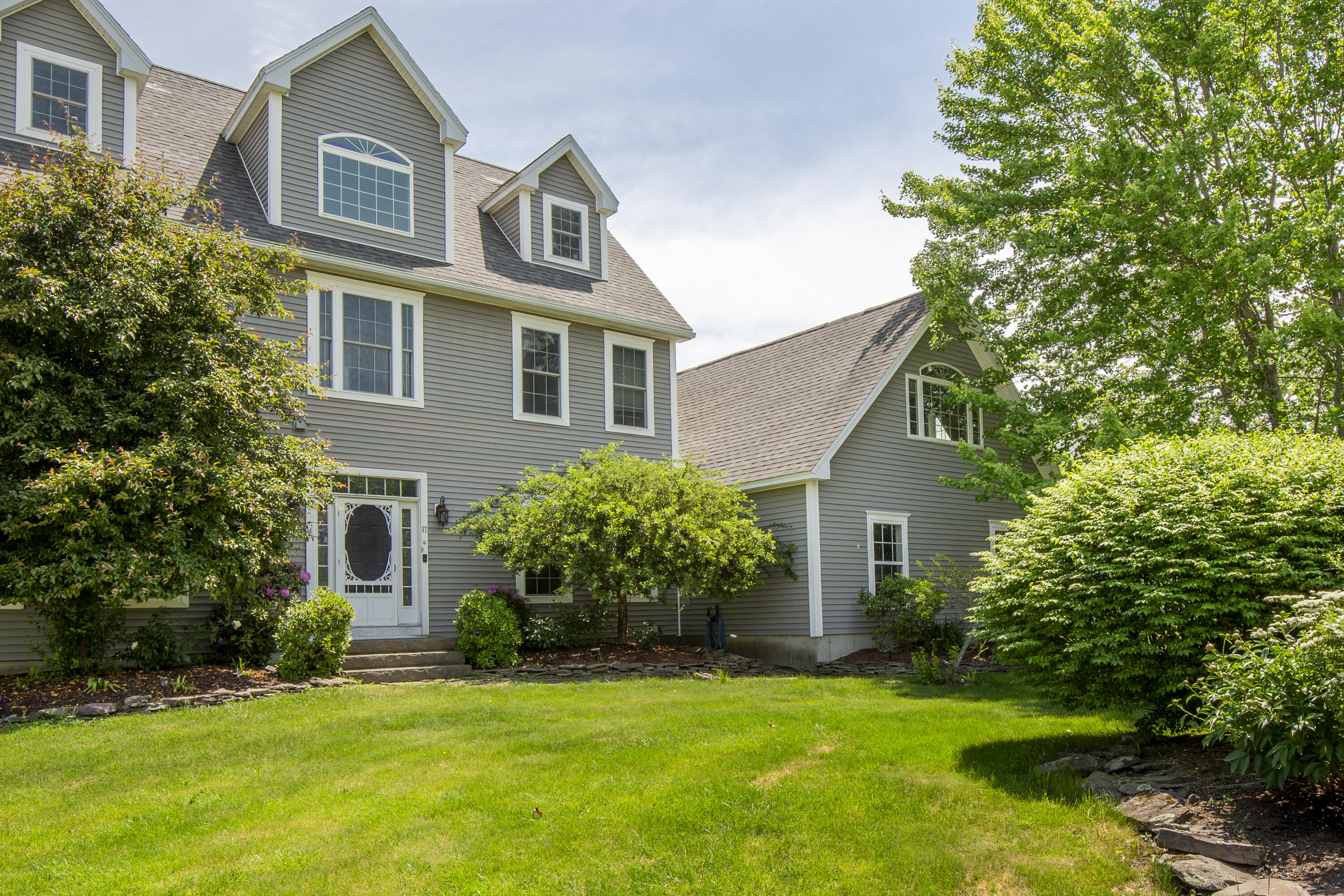 37 Constitution Avenue
