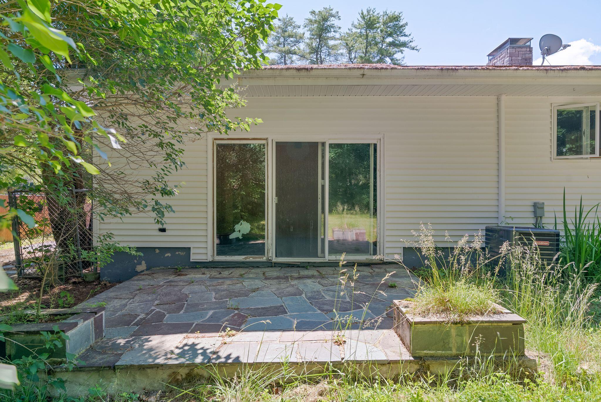 52 Robinson Gardens