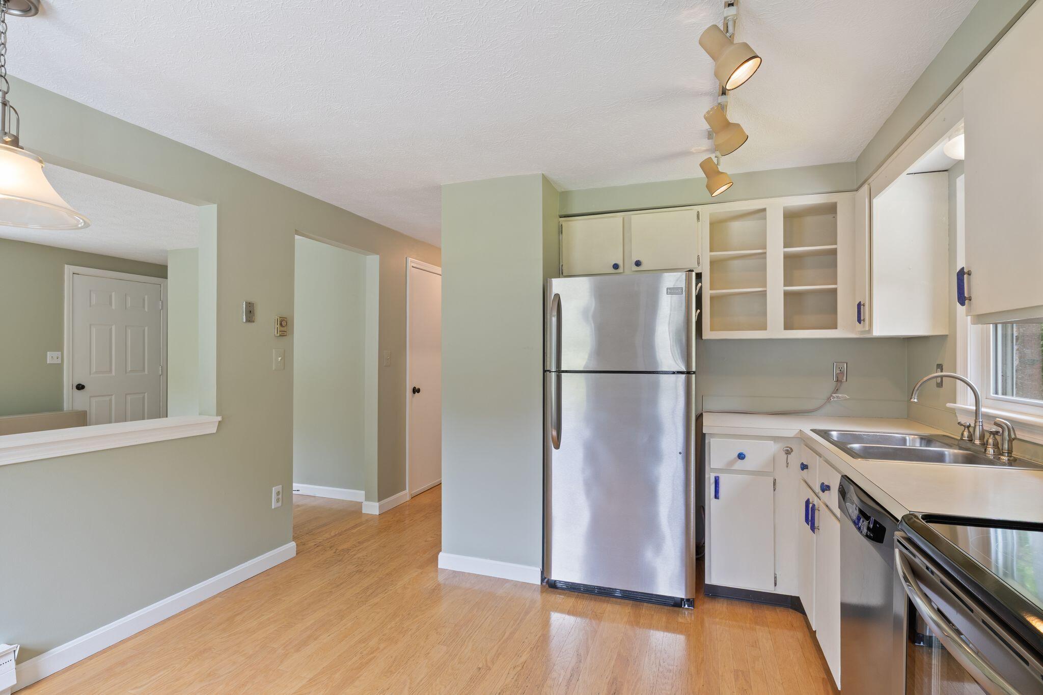 28 Woodside Drive