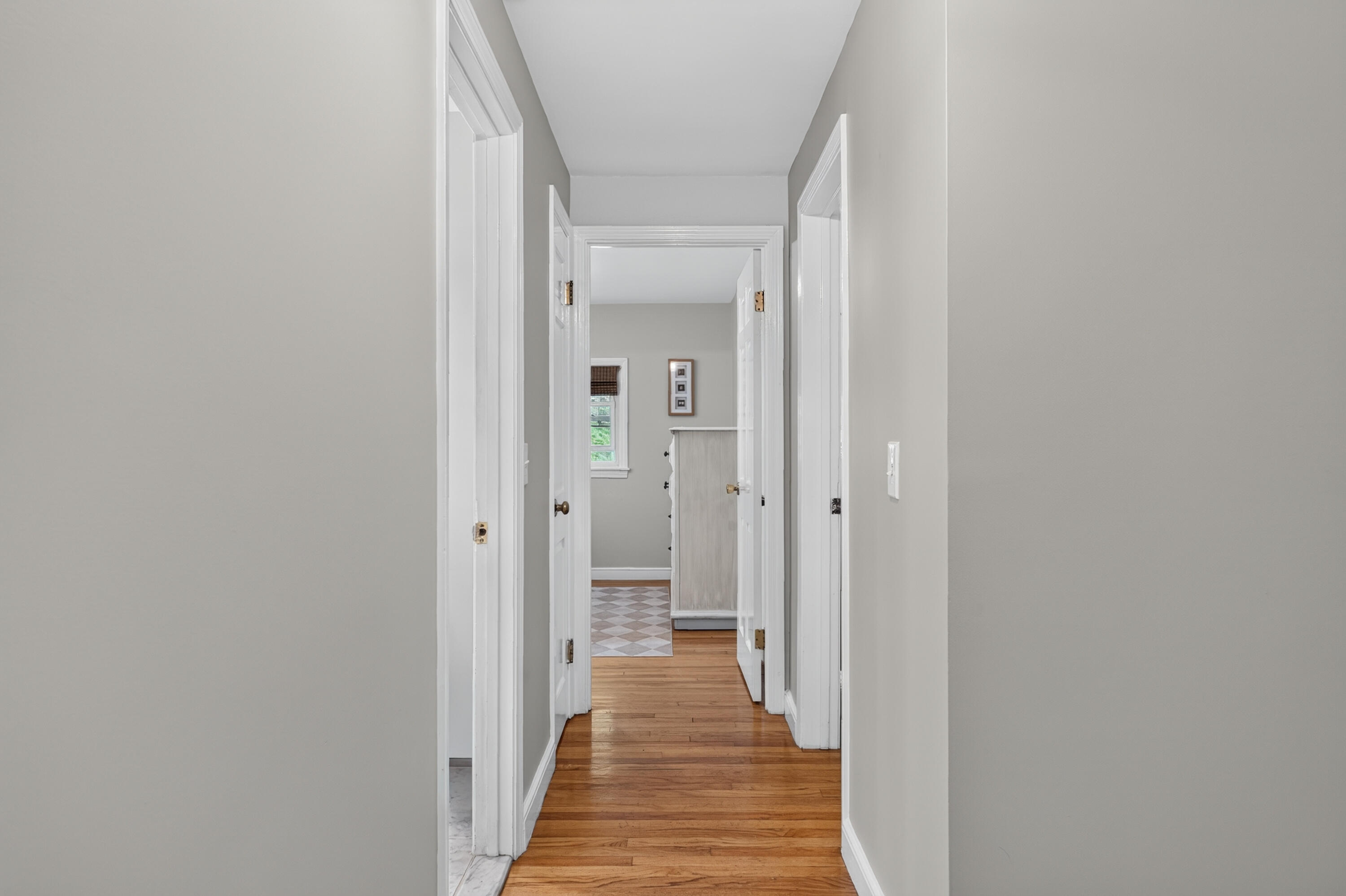6 Surrey Lane