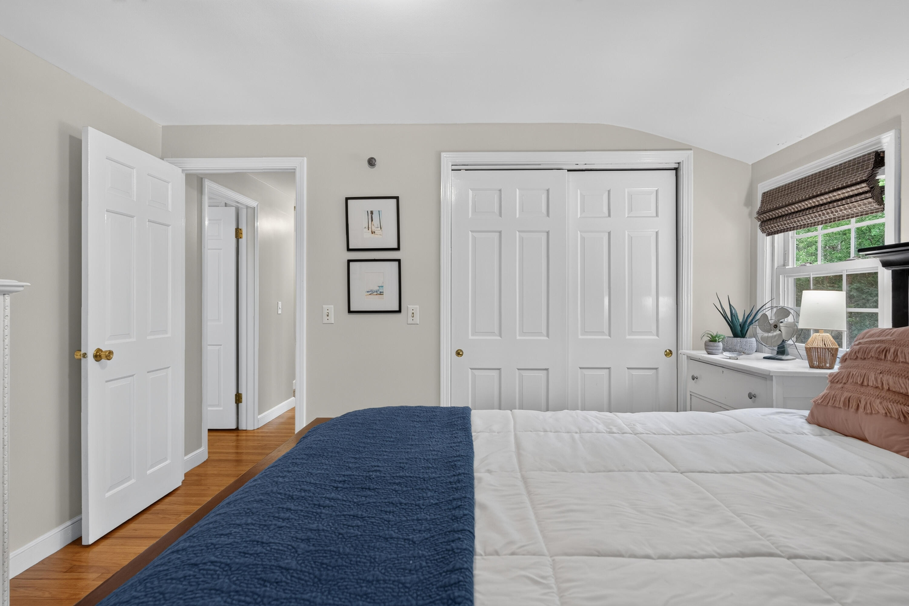 6 Surrey Lane