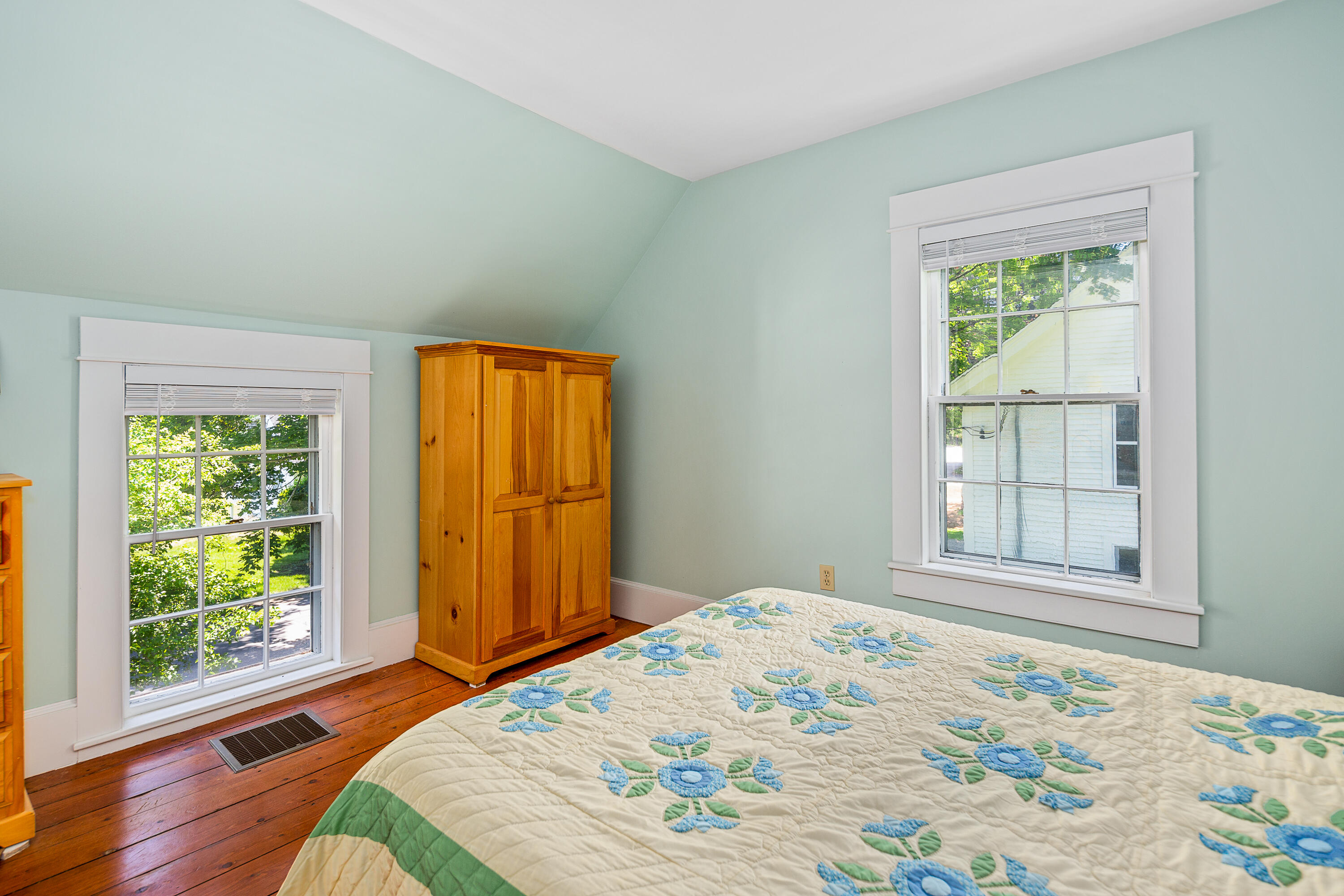 125 Russell Avenue