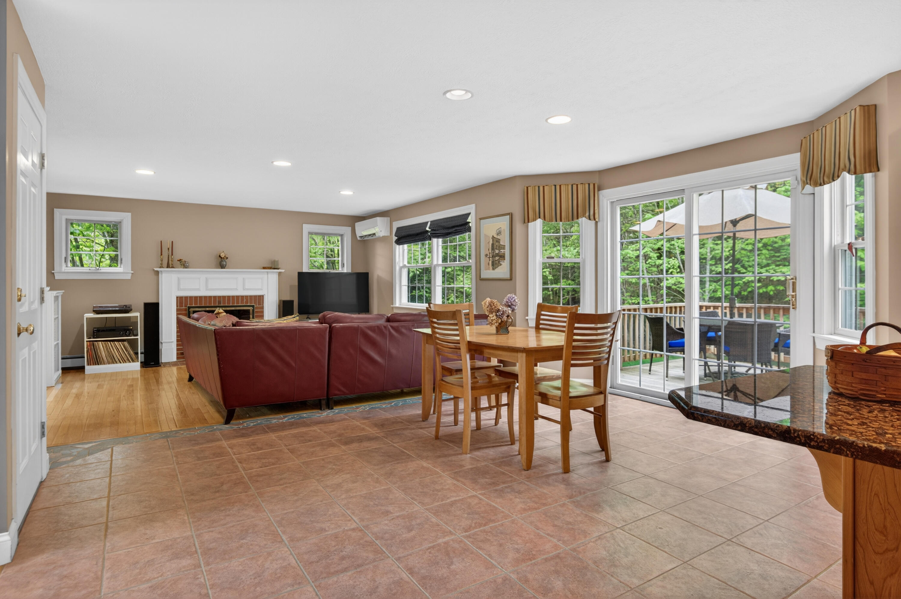 15 Bornheimer Place