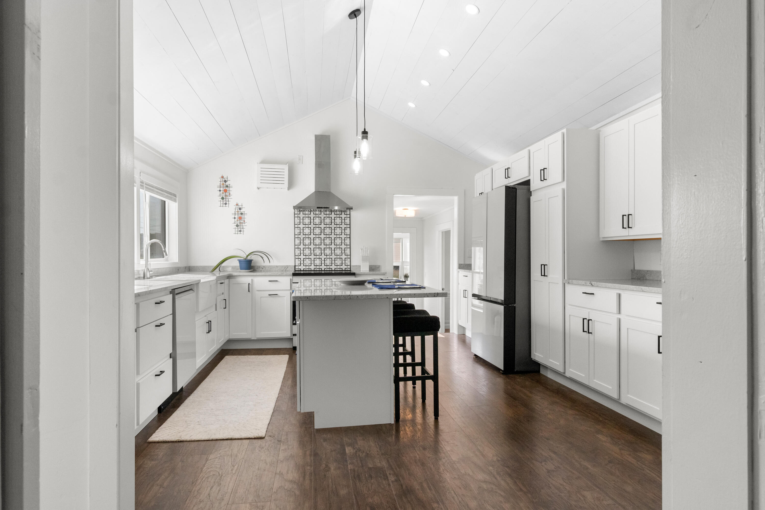 333 Limerock Street