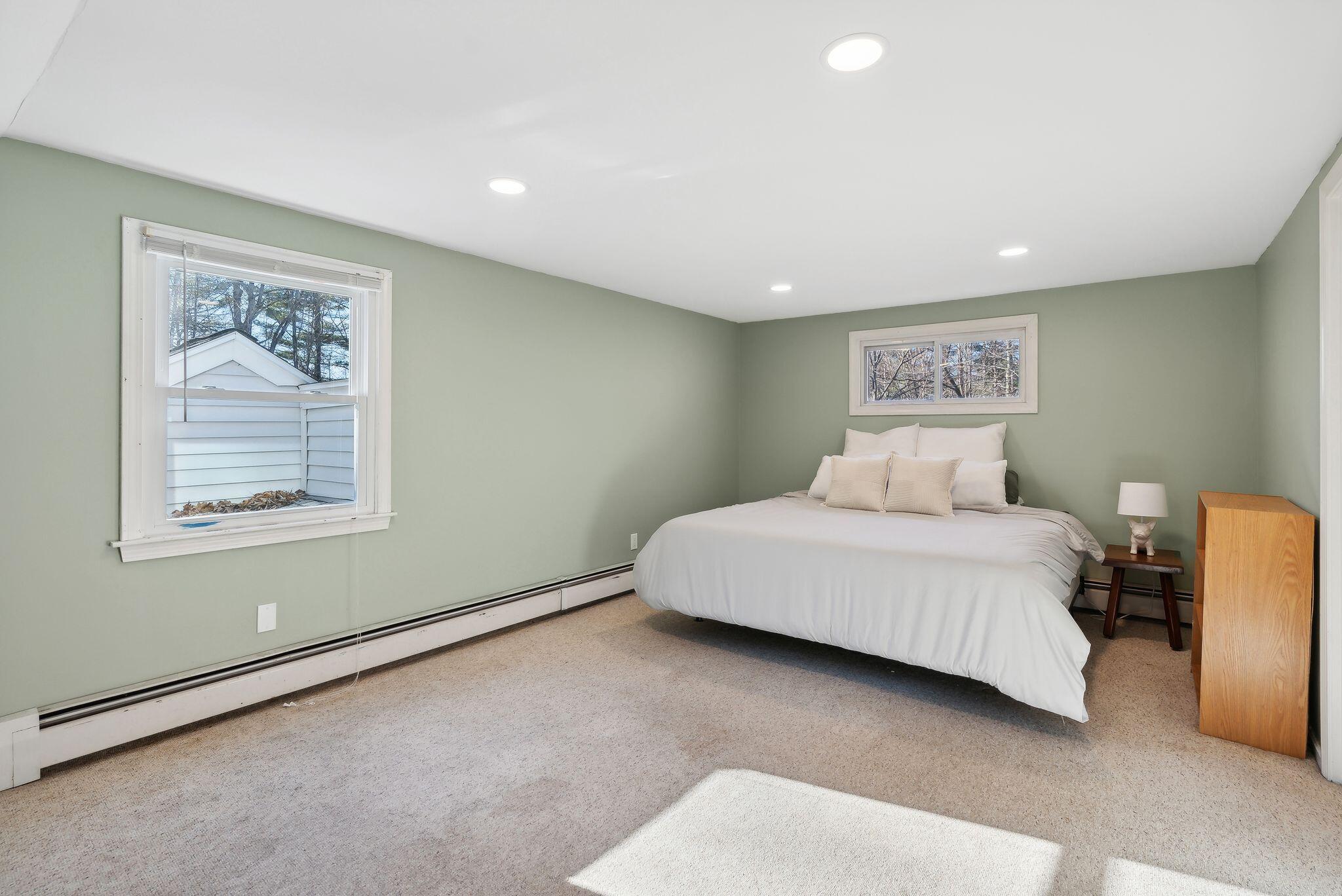 8 Dutton Hill Road
