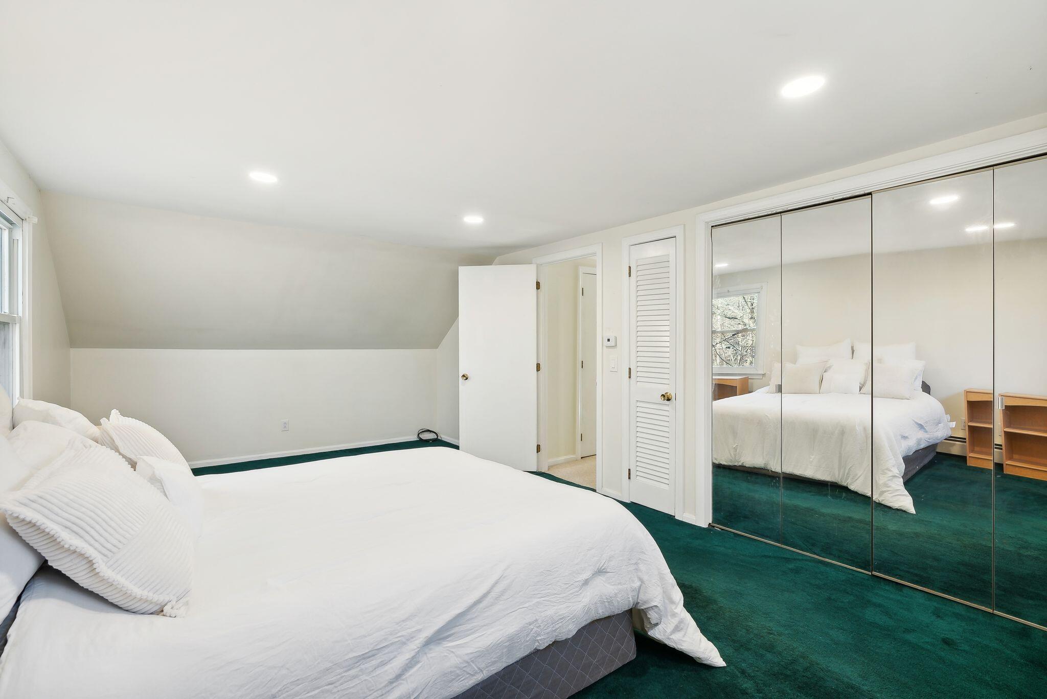 8 Dutton Hill Road