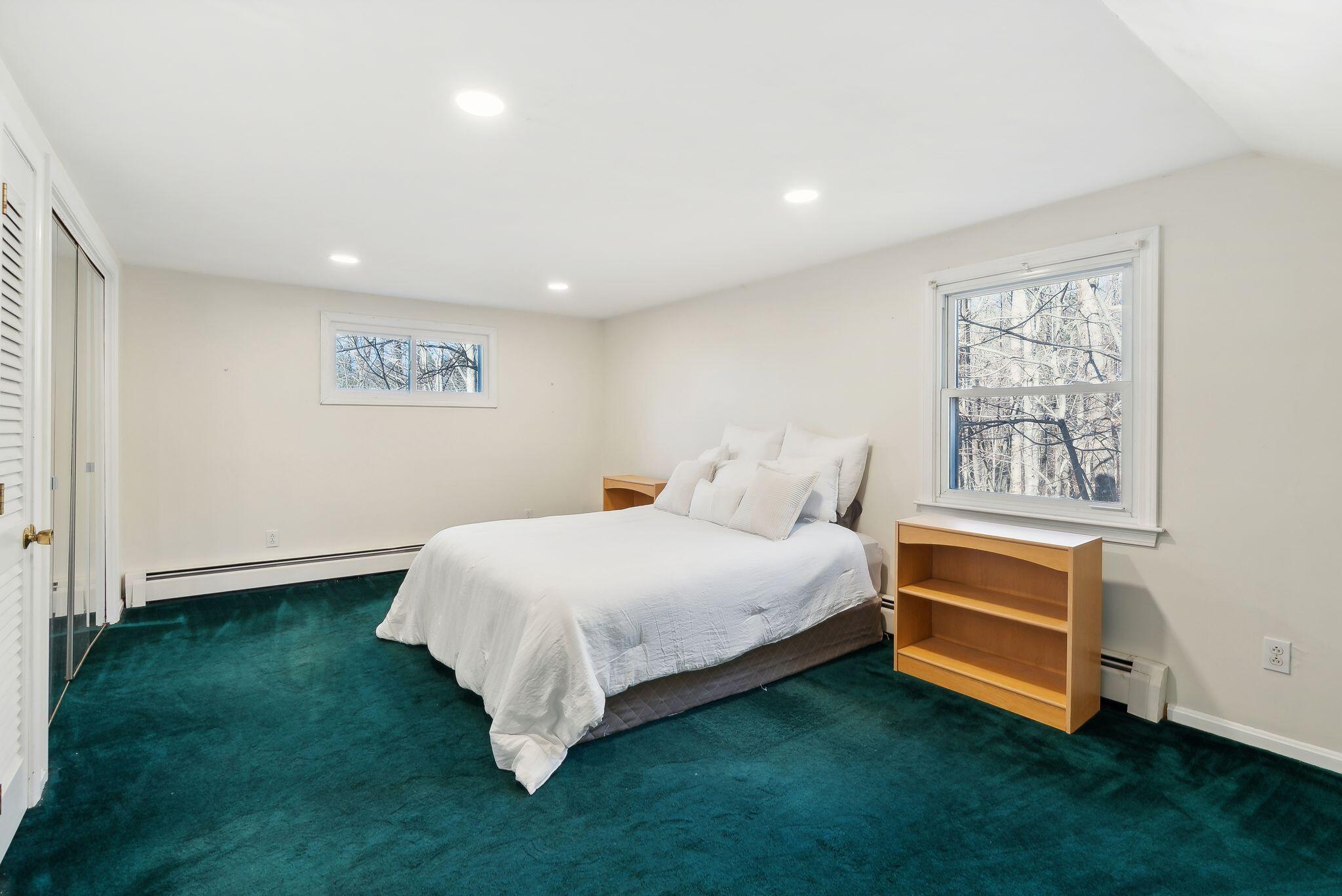 8 Dutton Hill Road