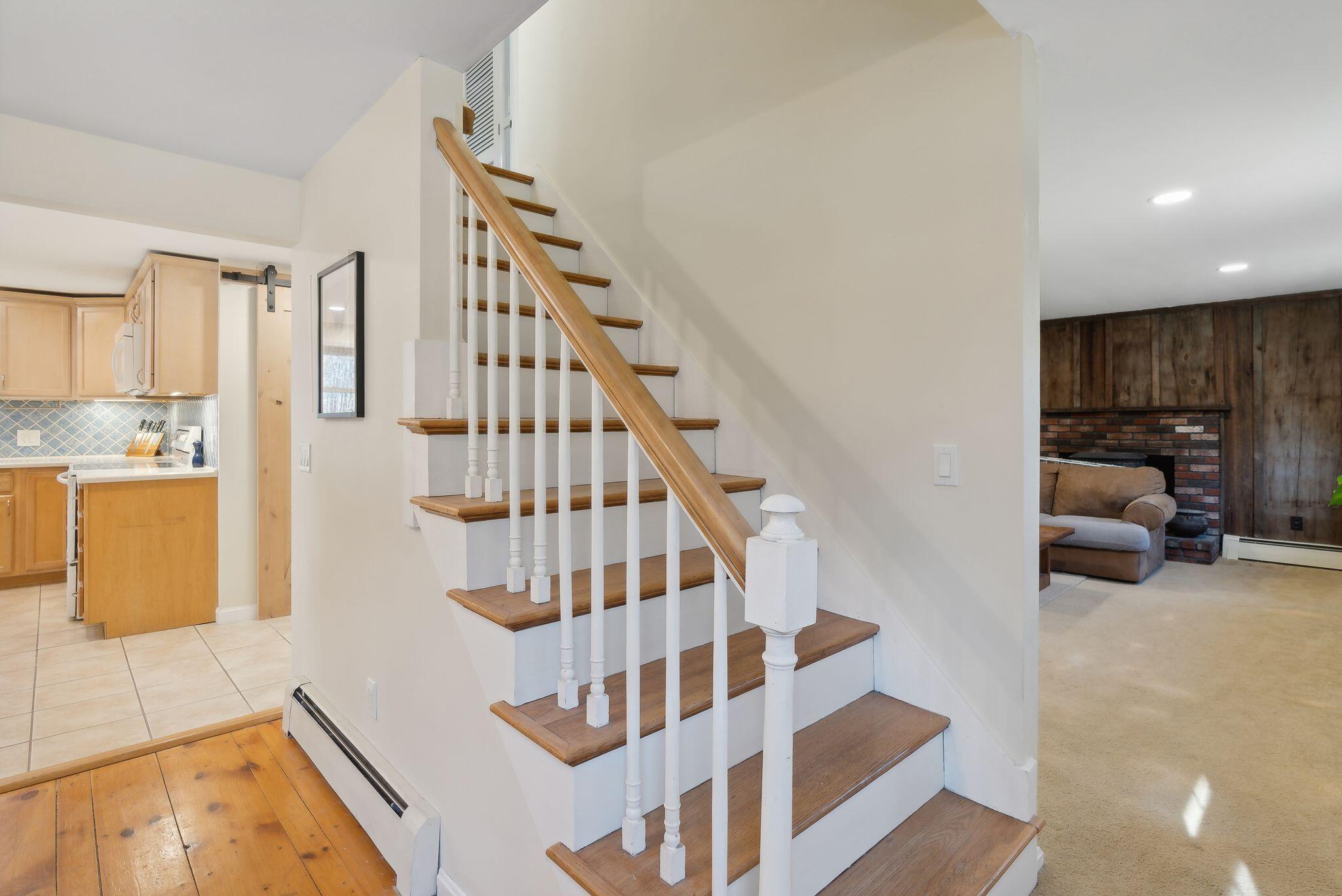 8 Dutton Hill Road