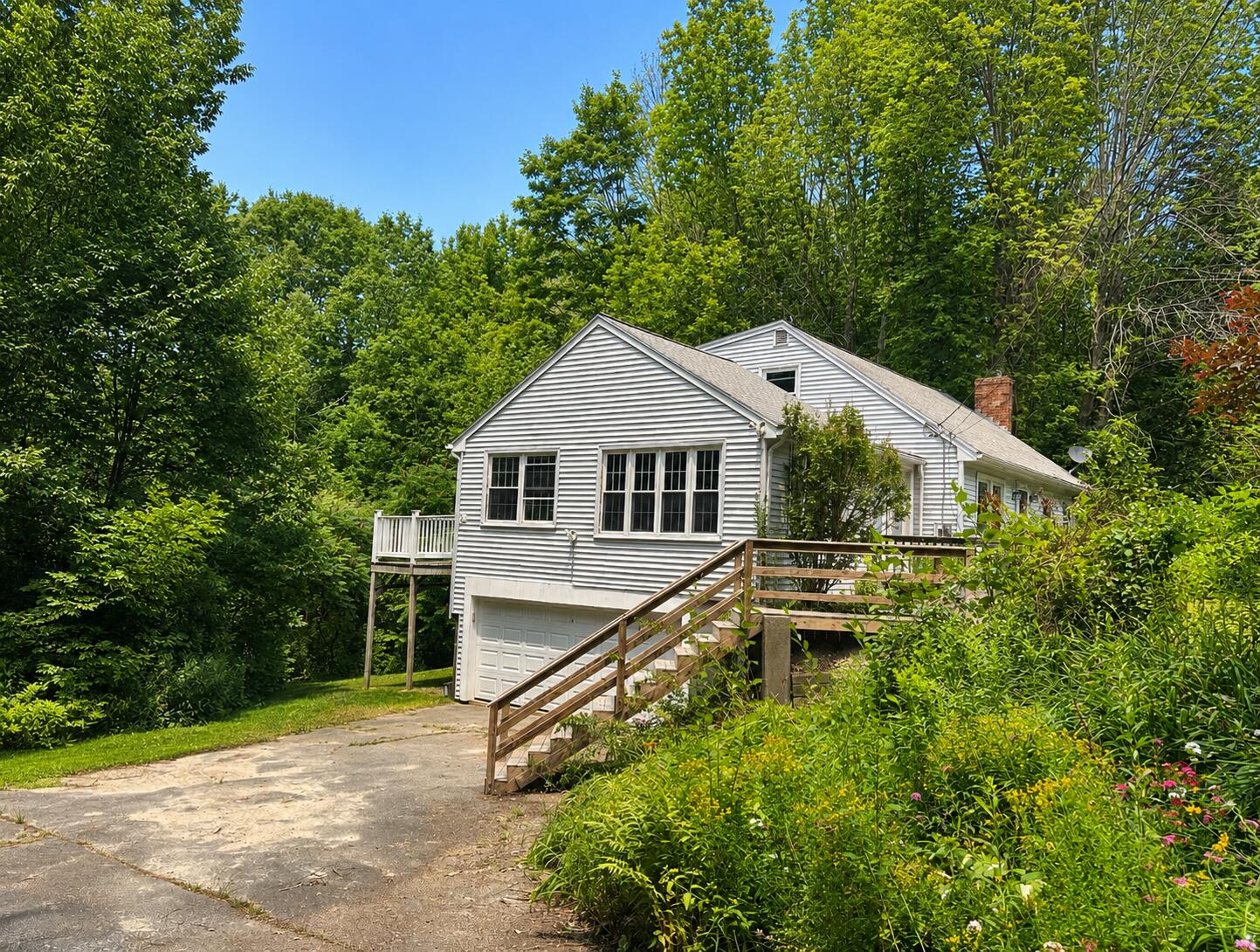 8 Dutton Hill Road