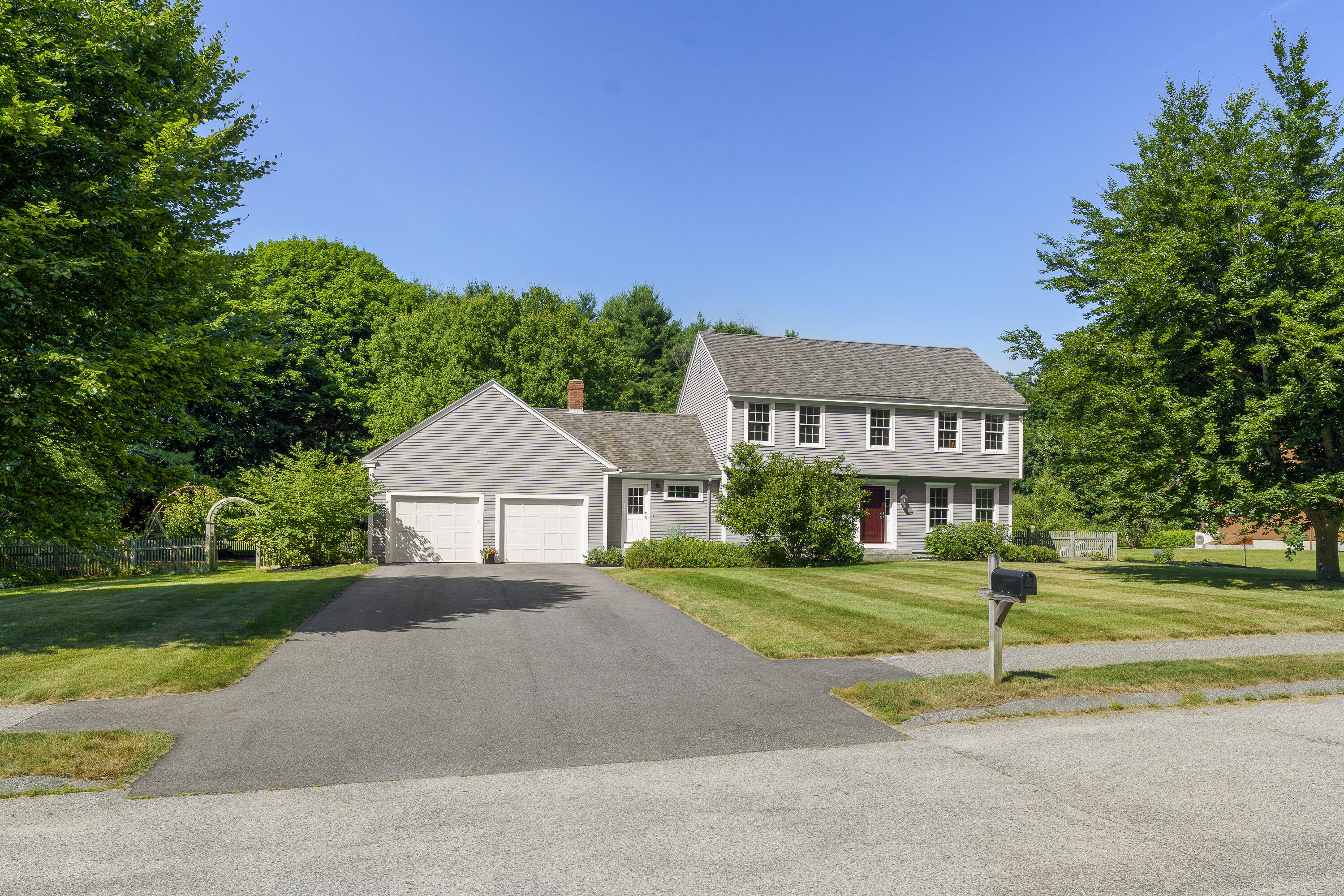 35 Fieldstone Drive
