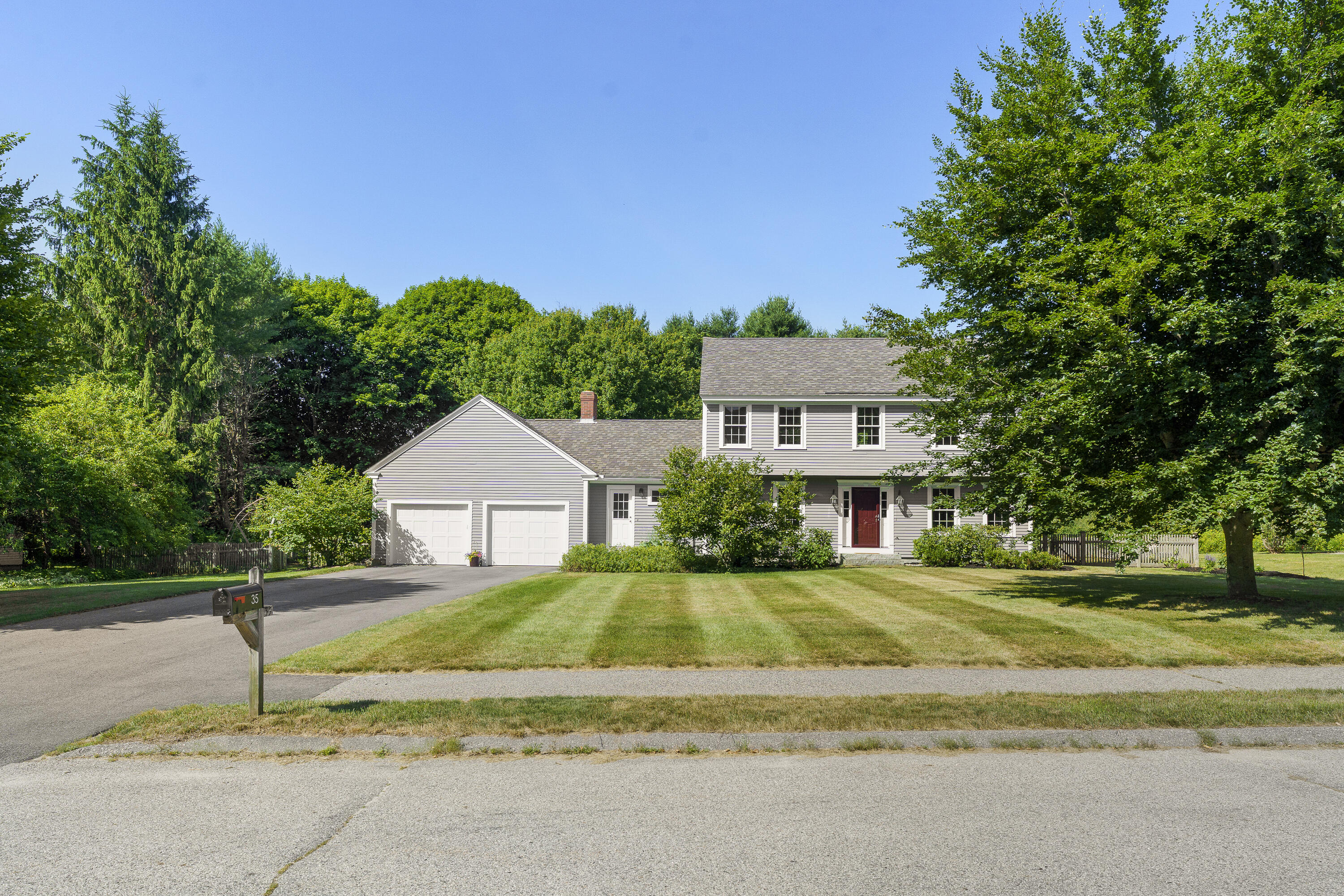 35 Fieldstone Drive