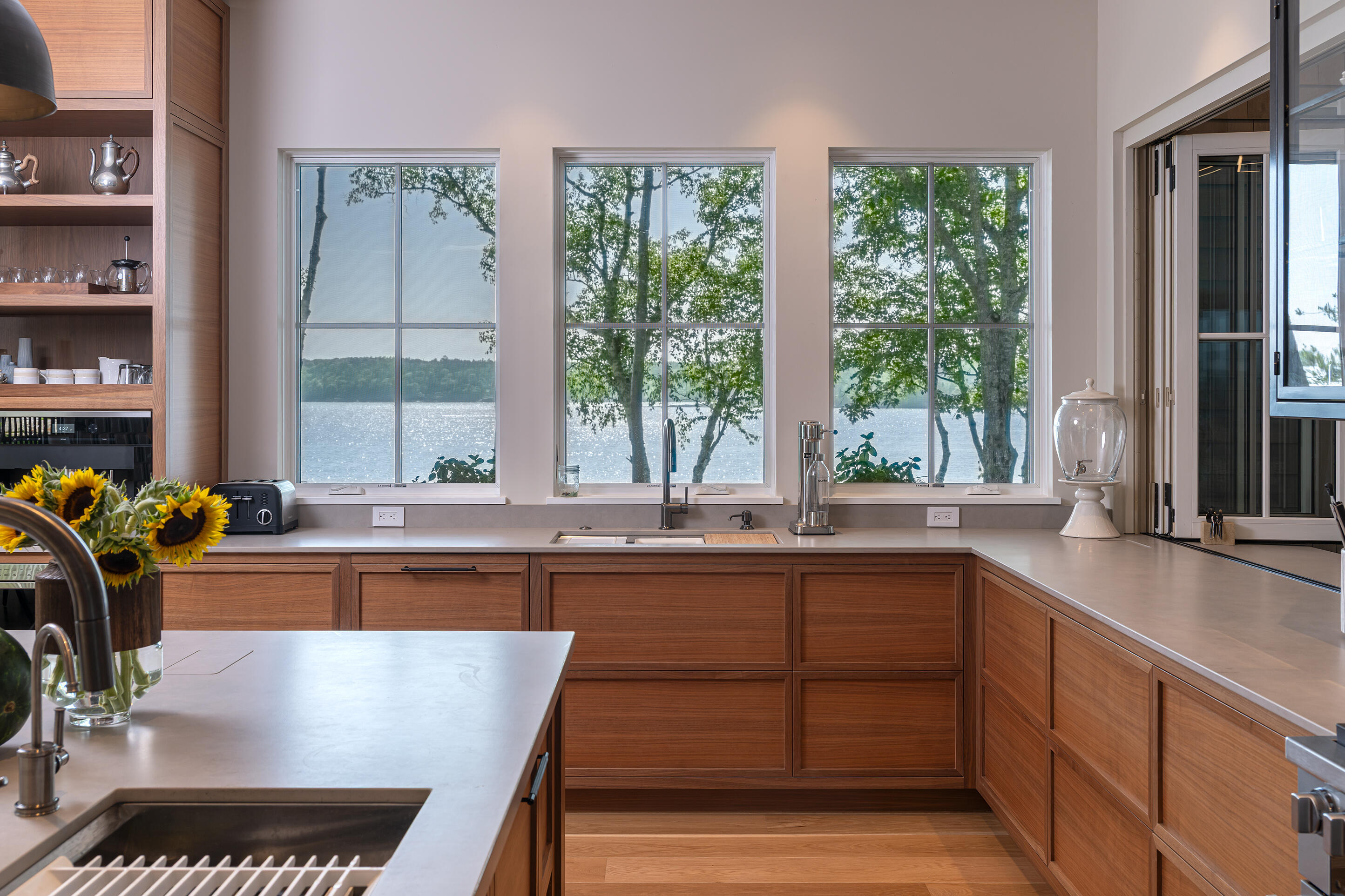 30 Edgewater Way
