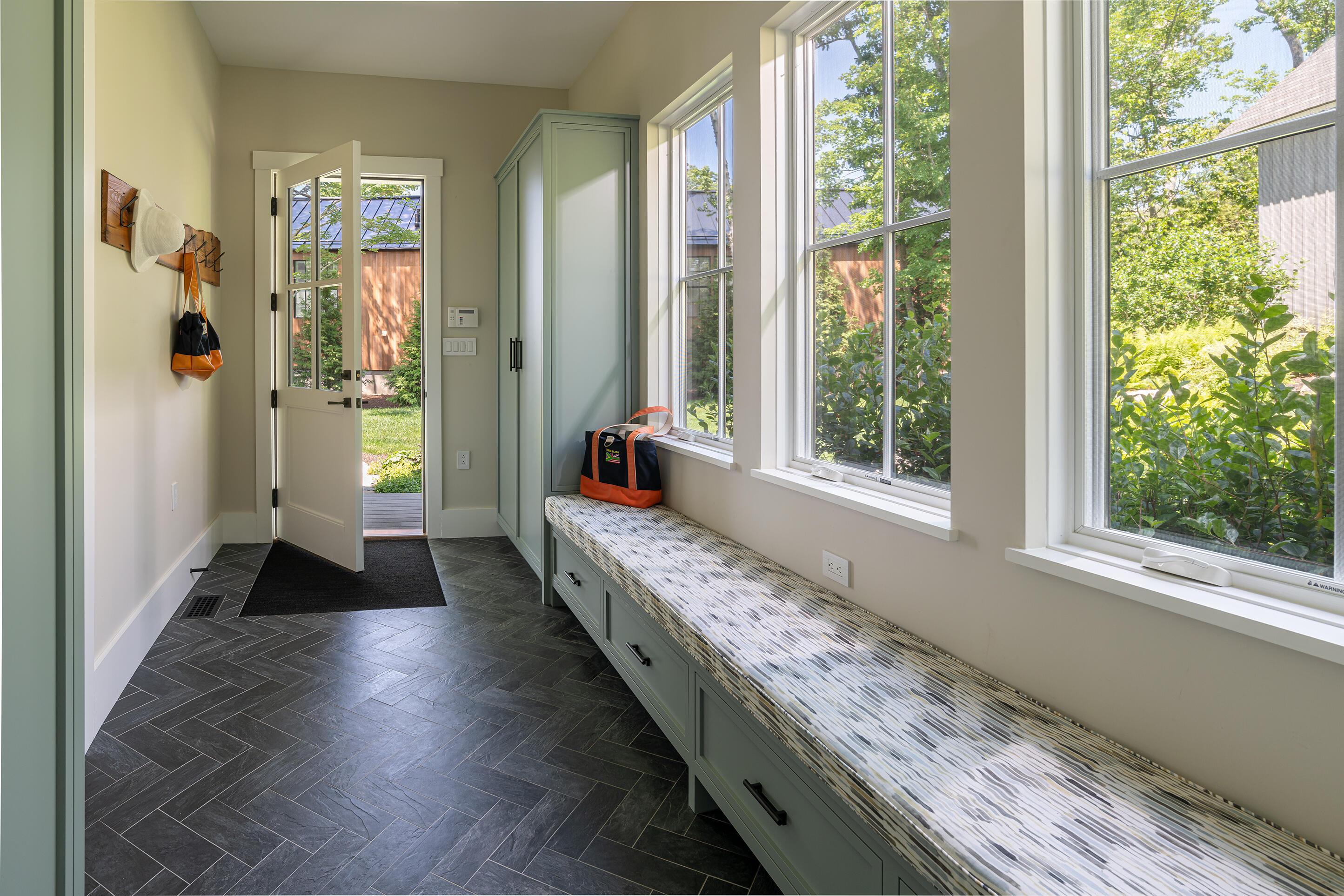 30 Edgewater Way