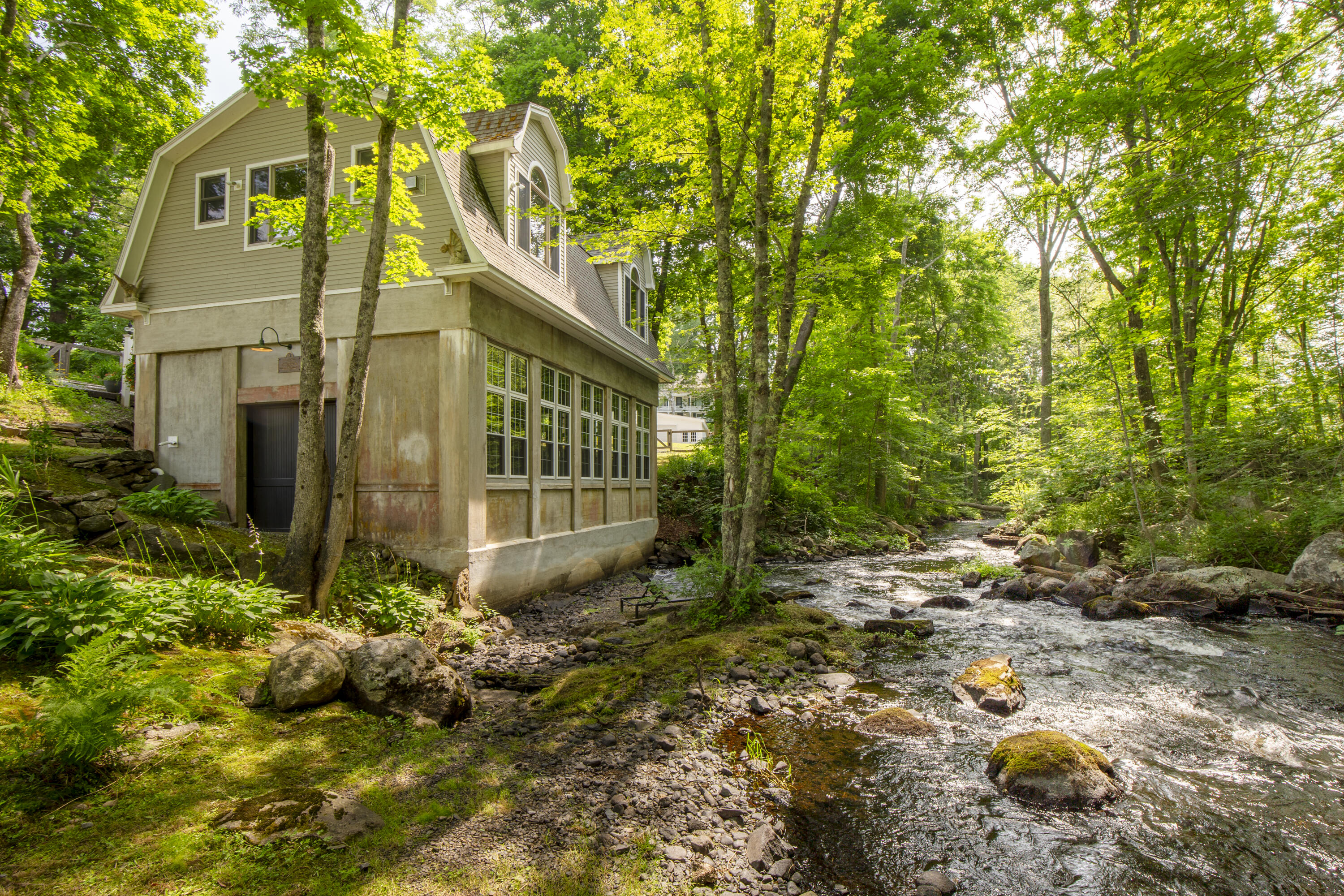13 Upper Round Pond Road