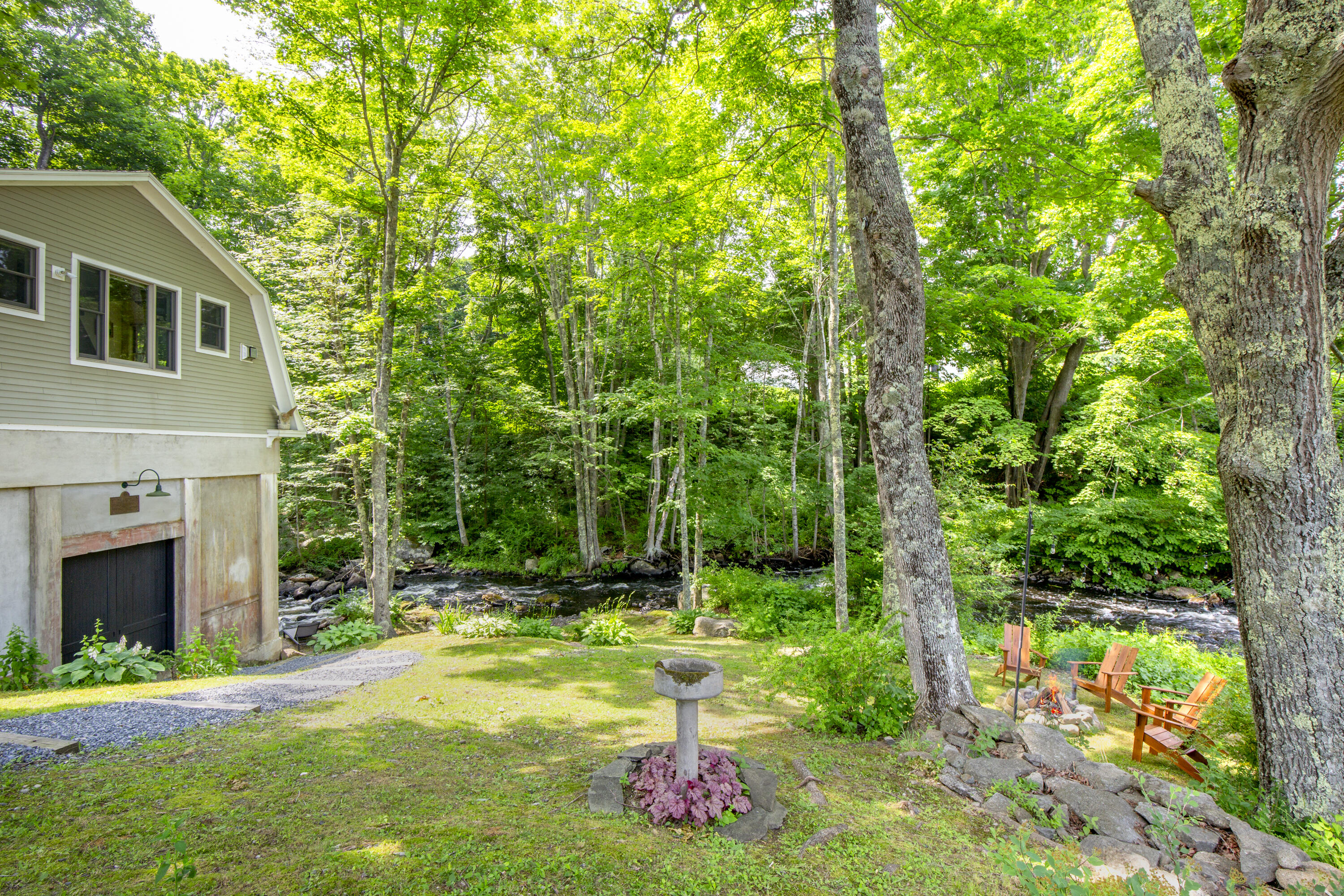 13 Upper Round Pond Road