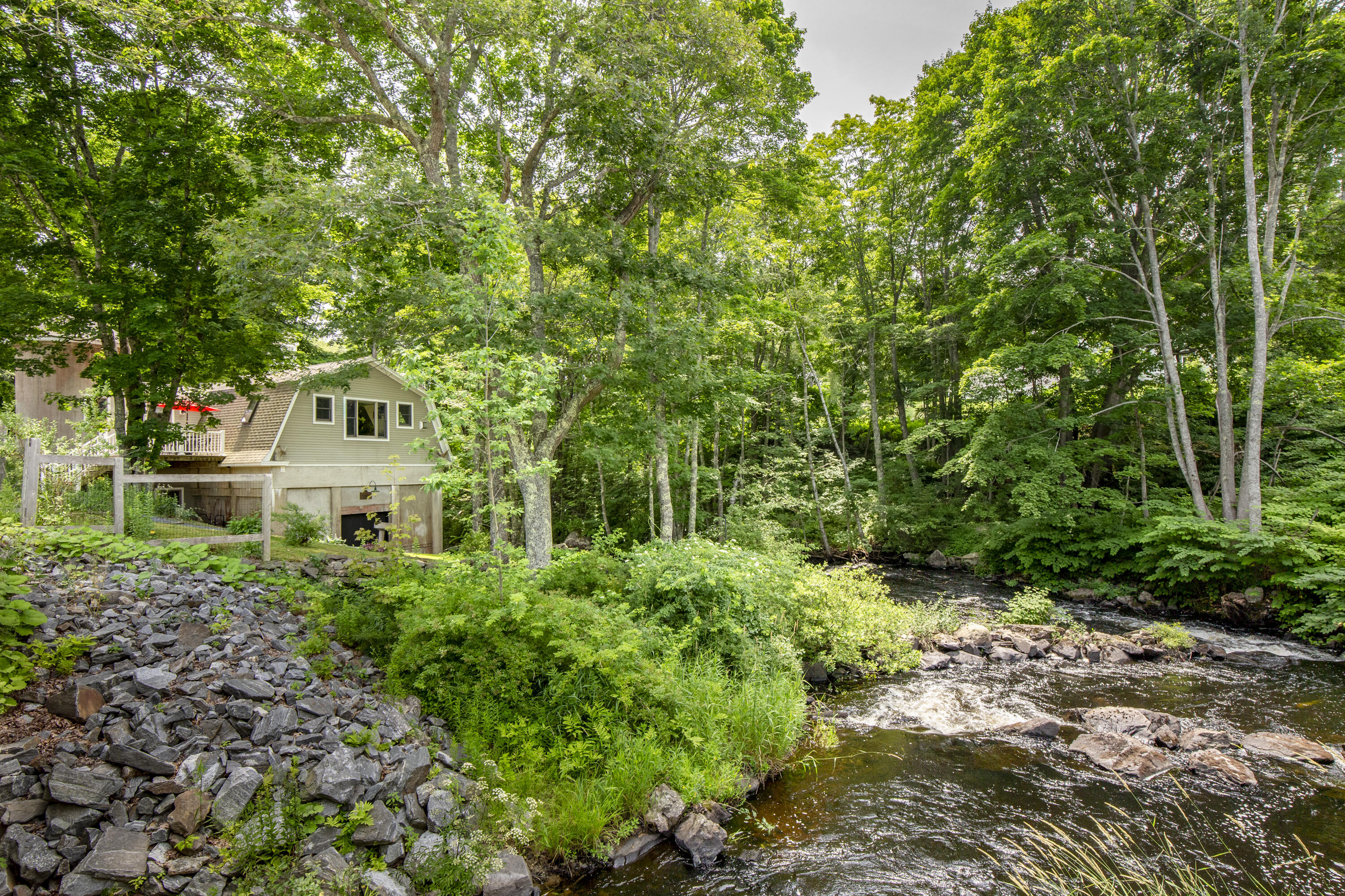 13 Upper Round Pond Road