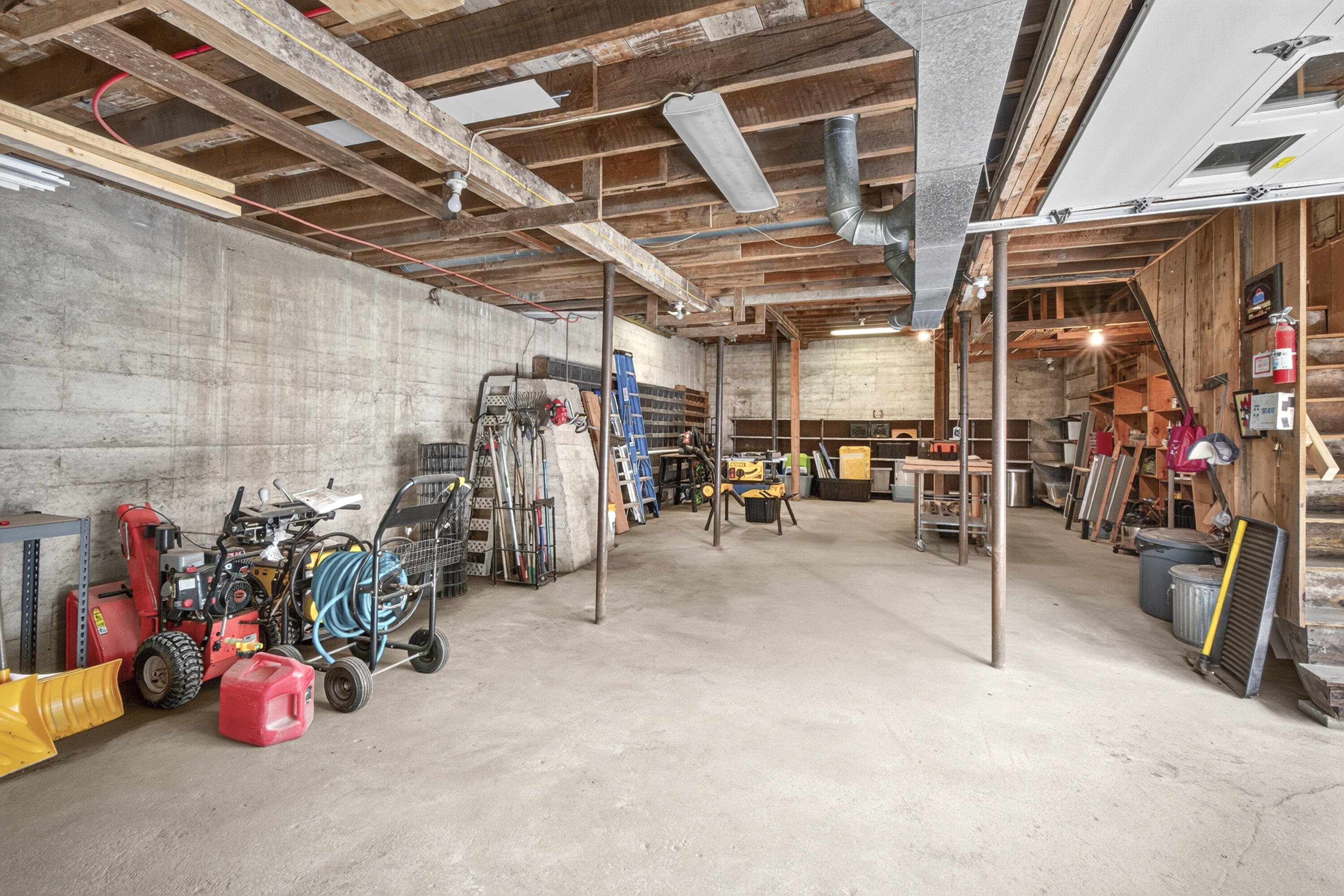13 Upper Round Pond Road