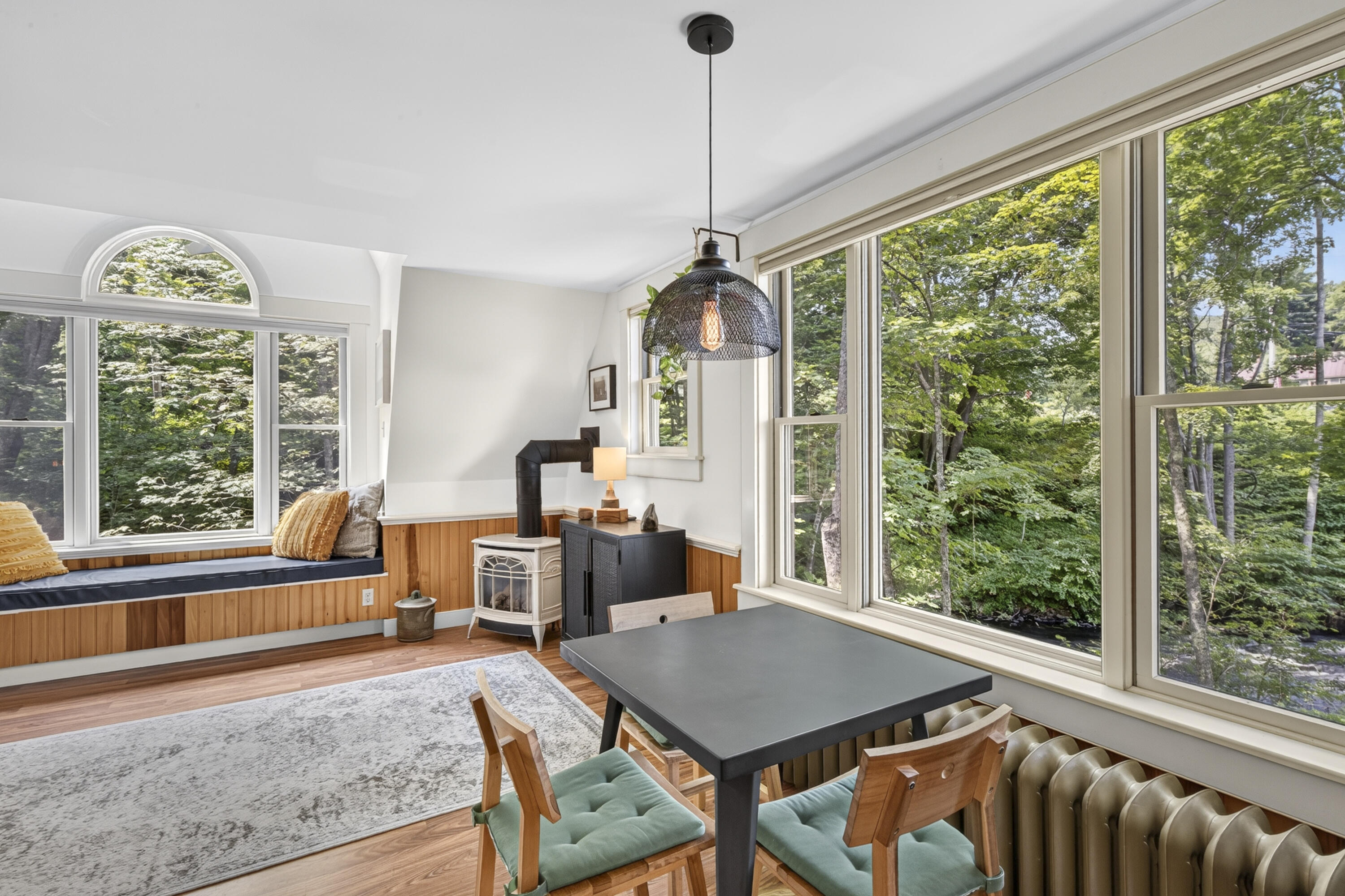13 Upper Round Pond Road