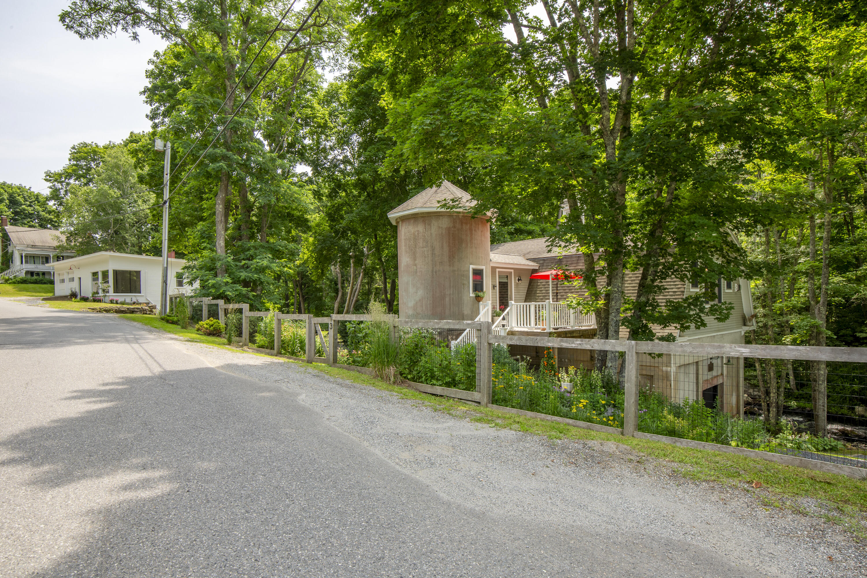 13 Upper Round Pond Road