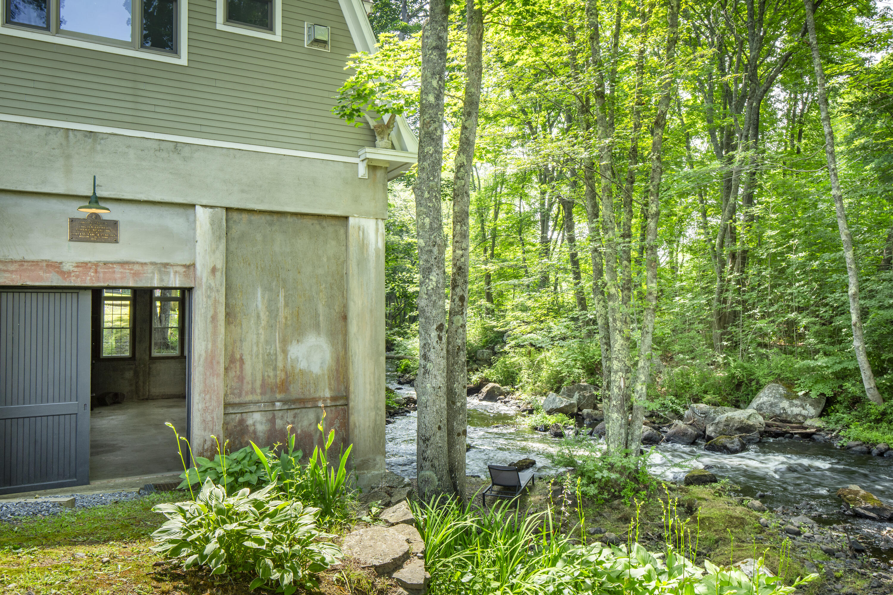 13 Upper Round Pond Road
