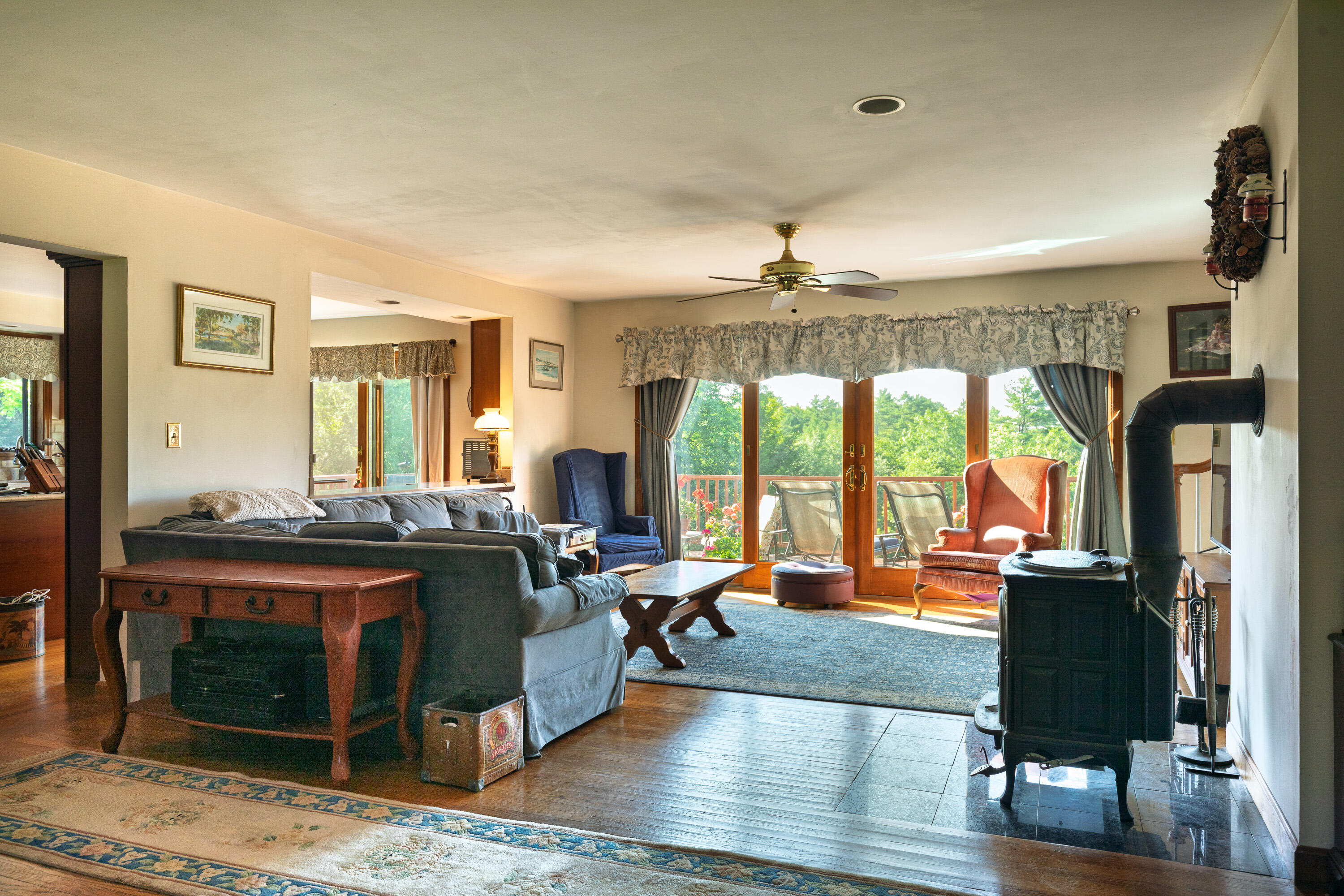 217 W Old County Road