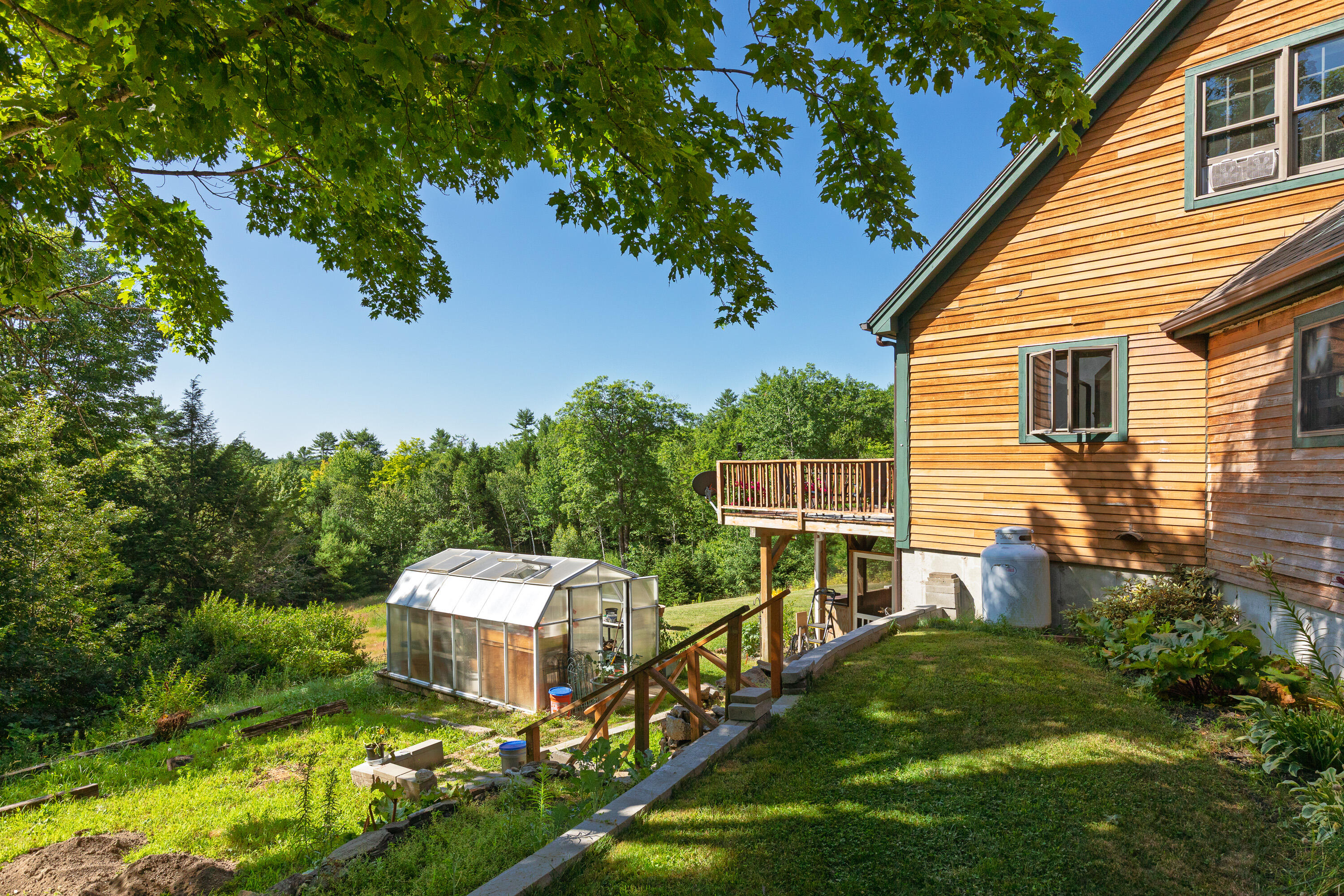 217 W Old County Road