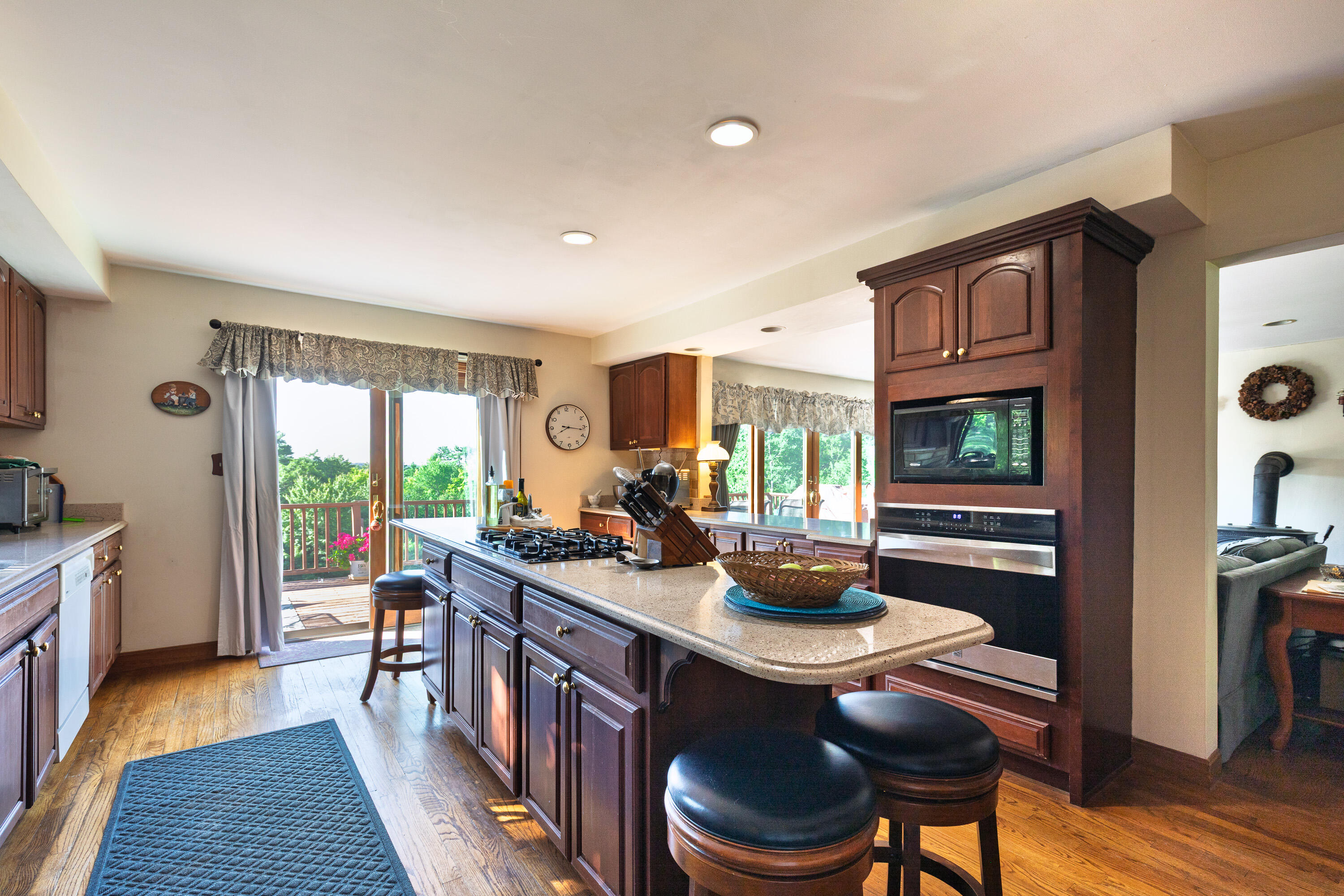217 W Old County Road