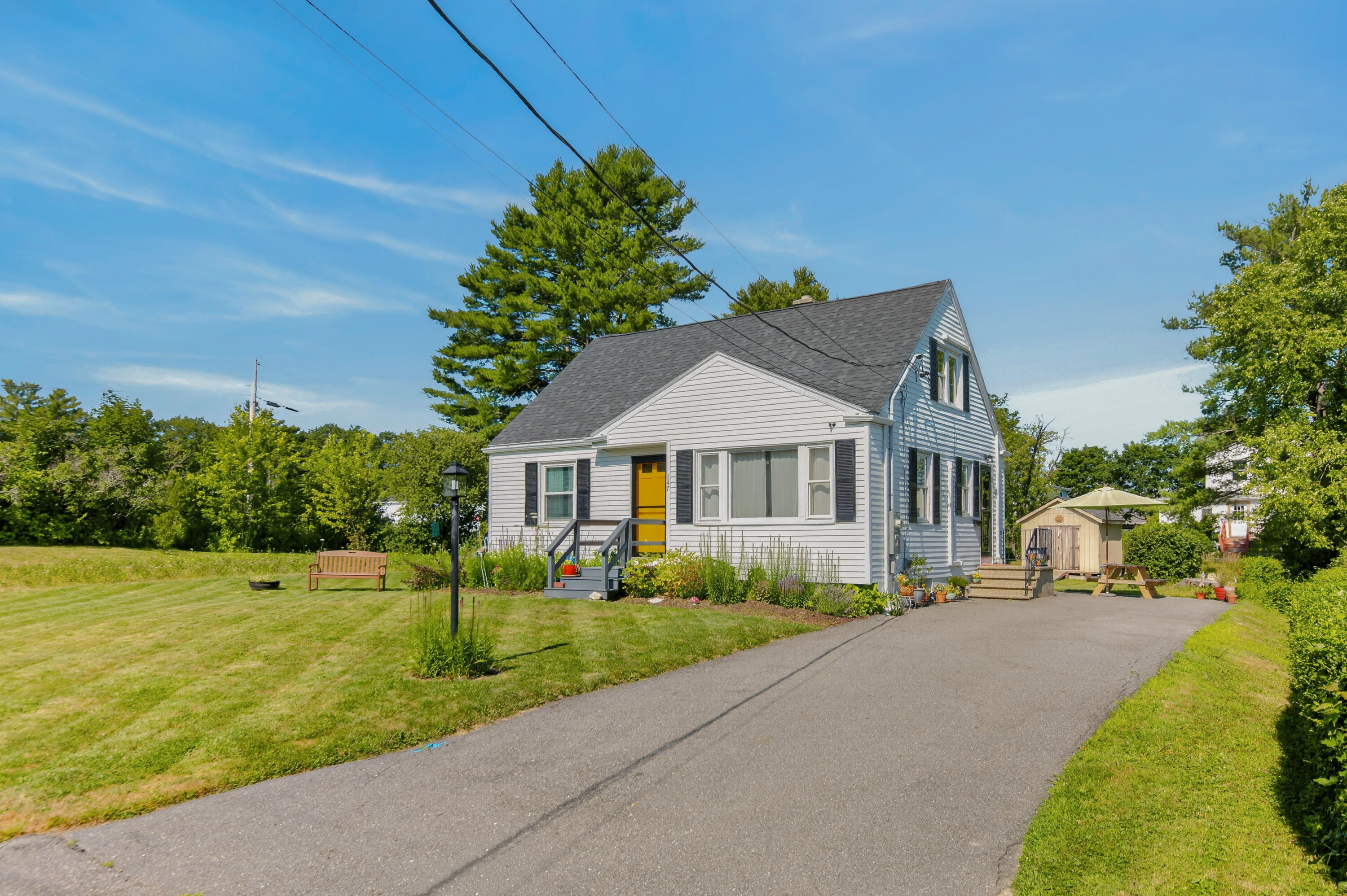147 Rowe Avenue