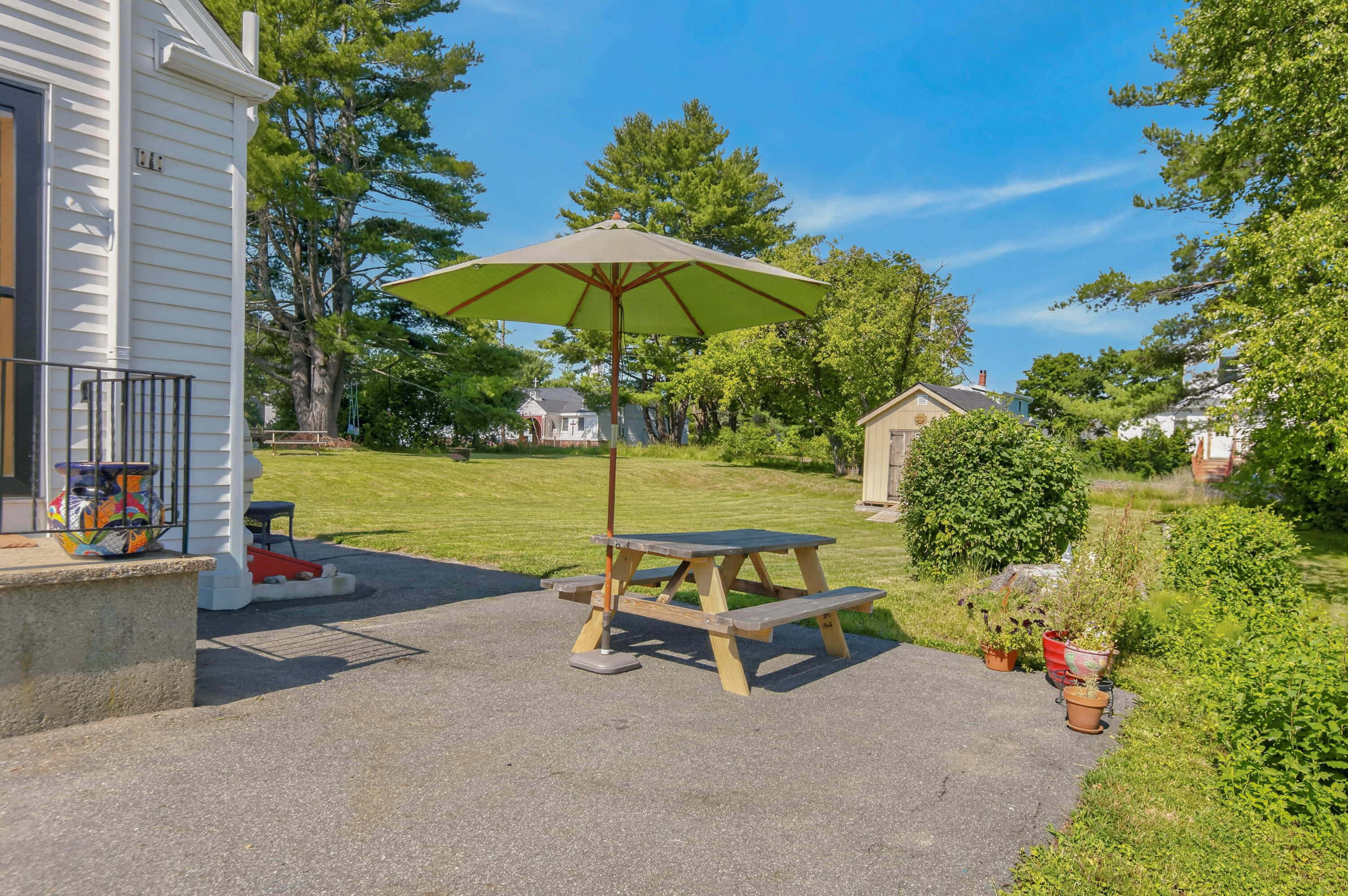 147 Rowe Avenue