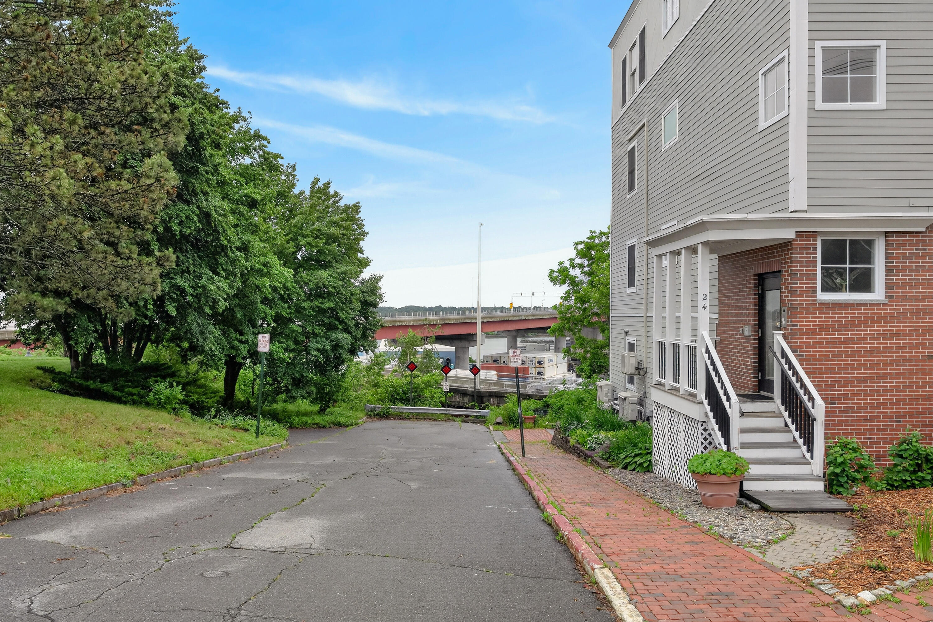 24 Brackett Street 1
