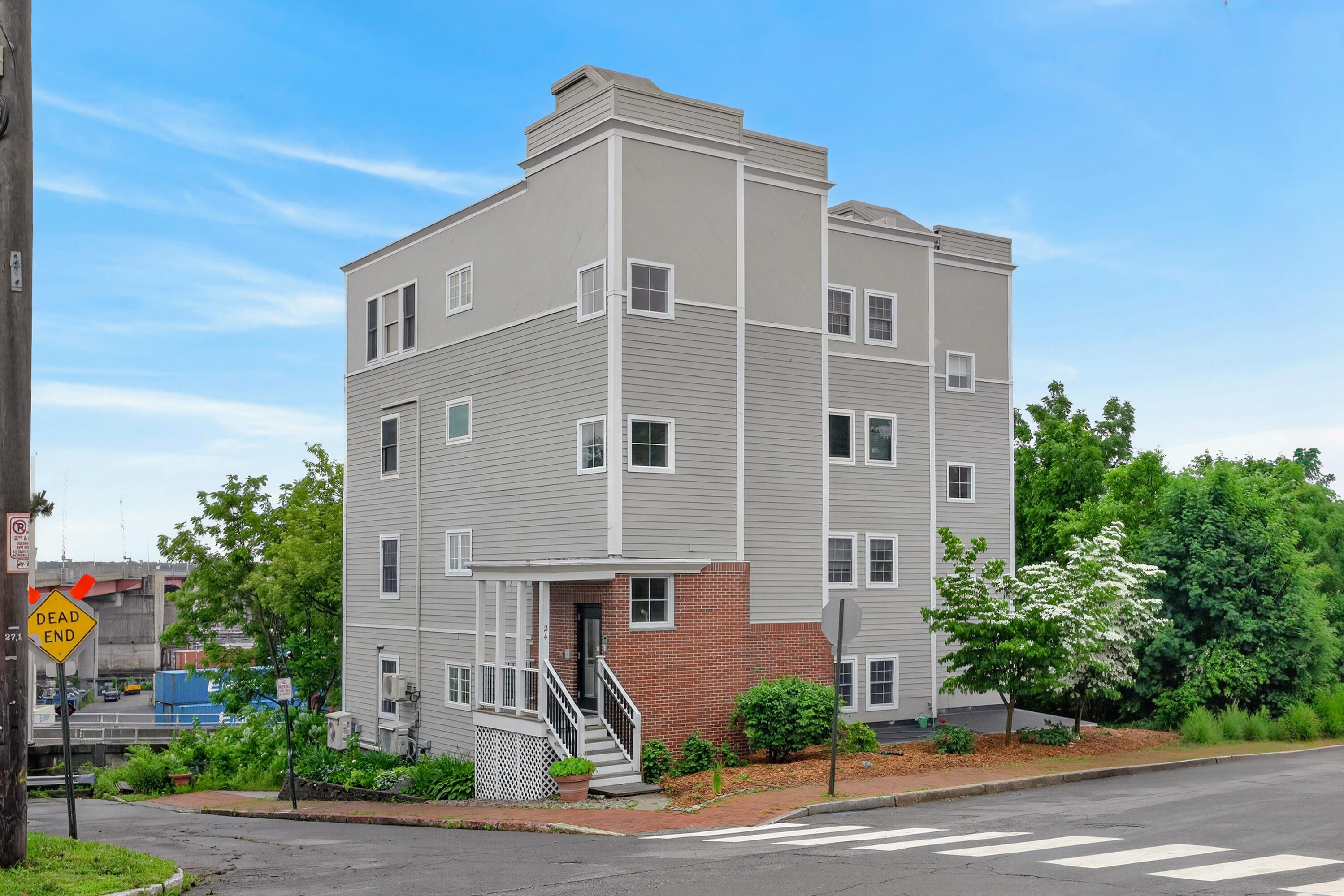 24 Brackett Street 1