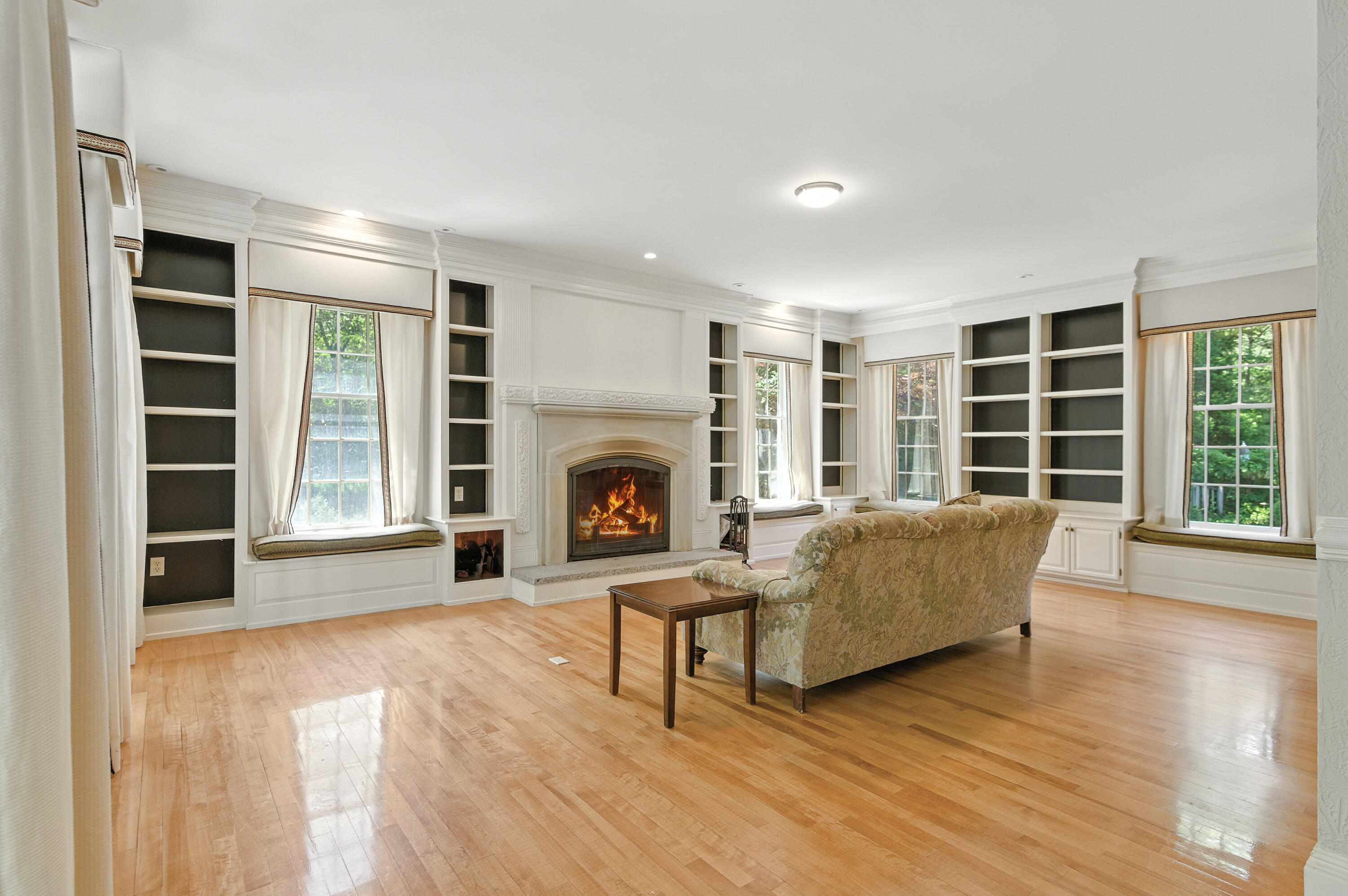 2 Poets Lane