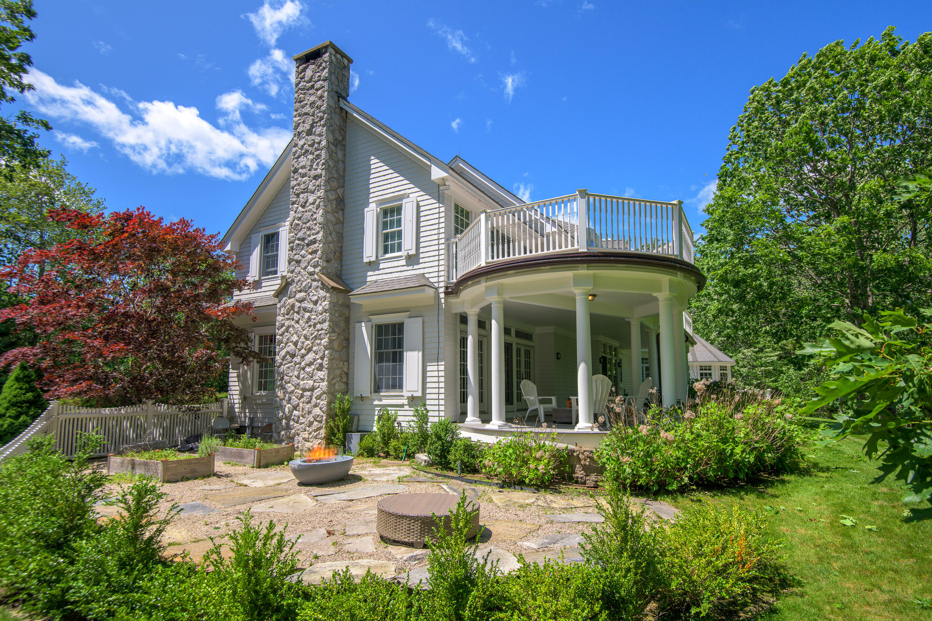 2 Poets Lane