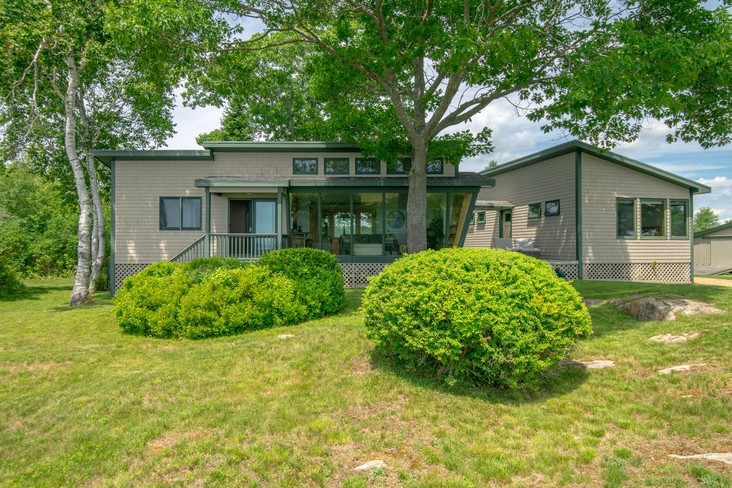 240 & 304 Moshier Island