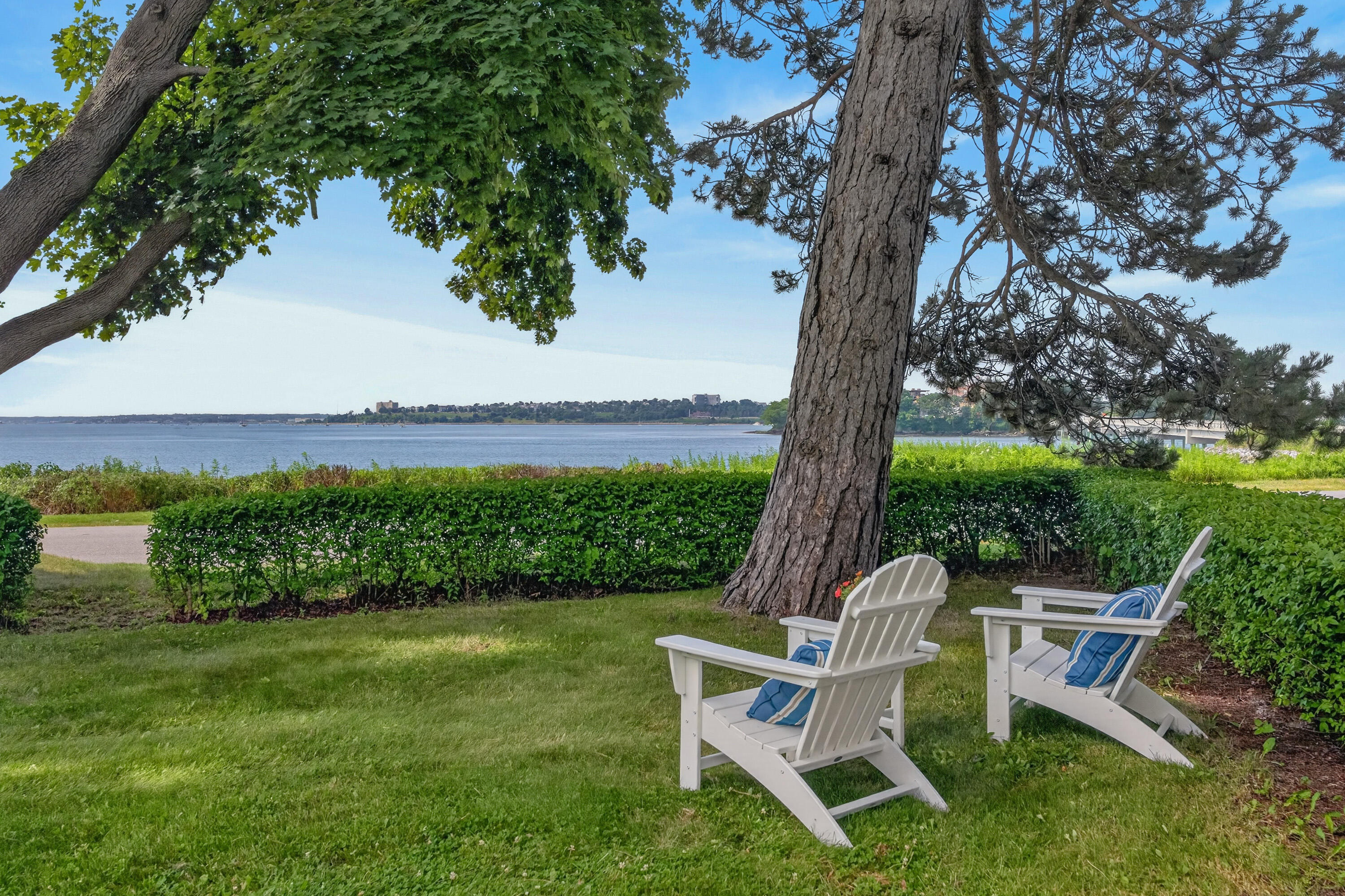 10 Bay Shore Drive