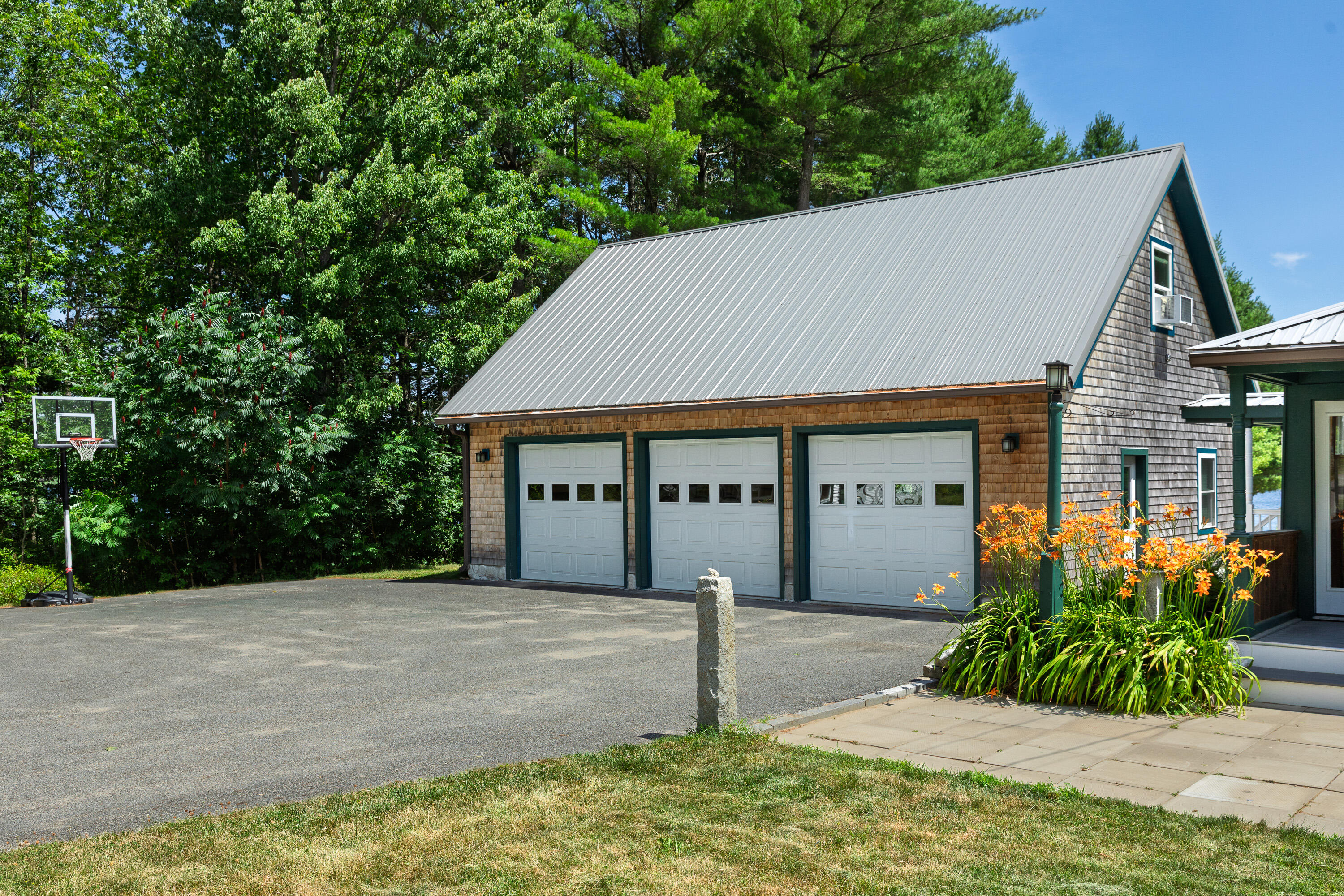 33 Sunshine Farm Road
