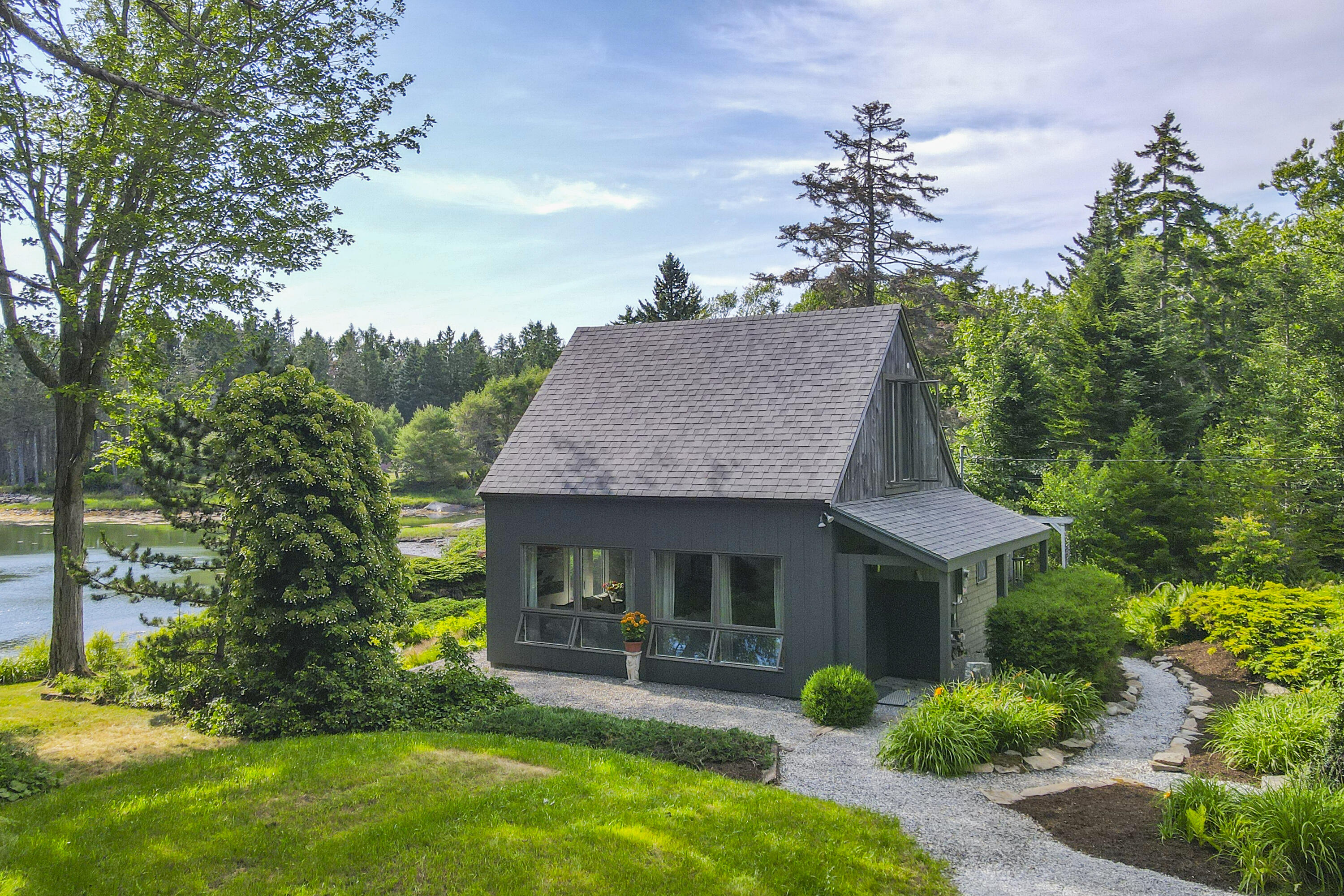53 Island Avenue