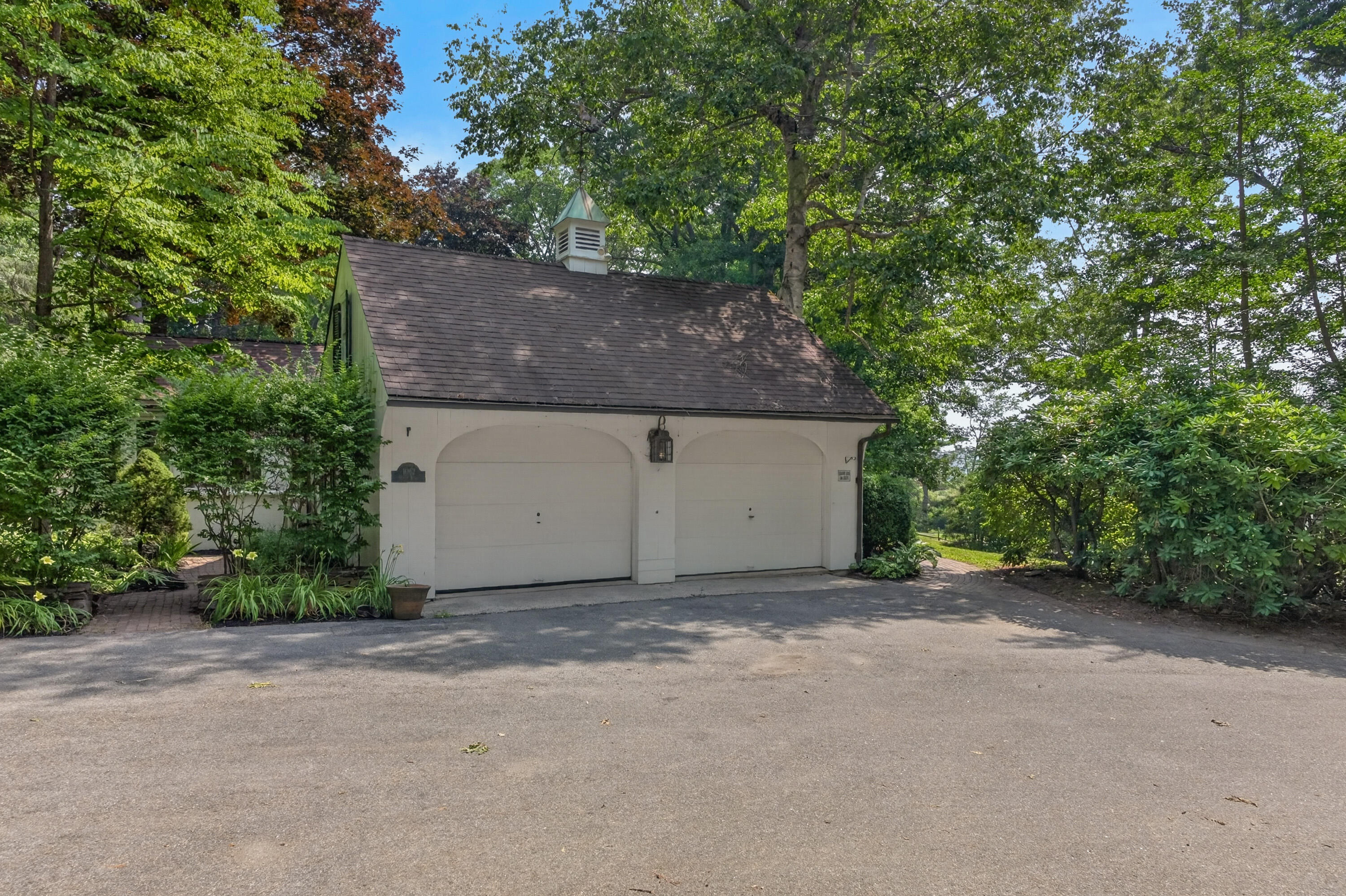 1062 Shore Road