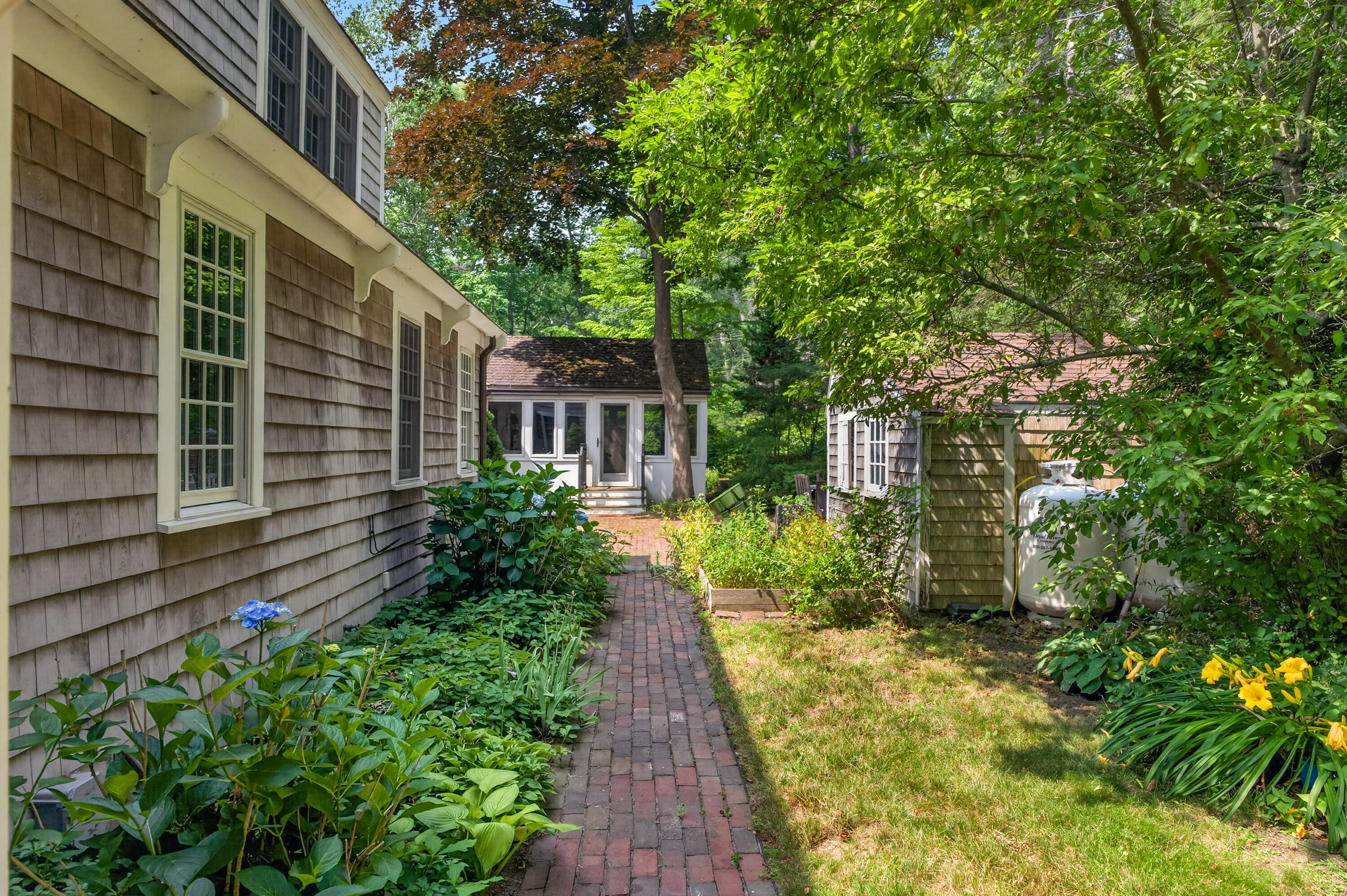 1062 Shore Road