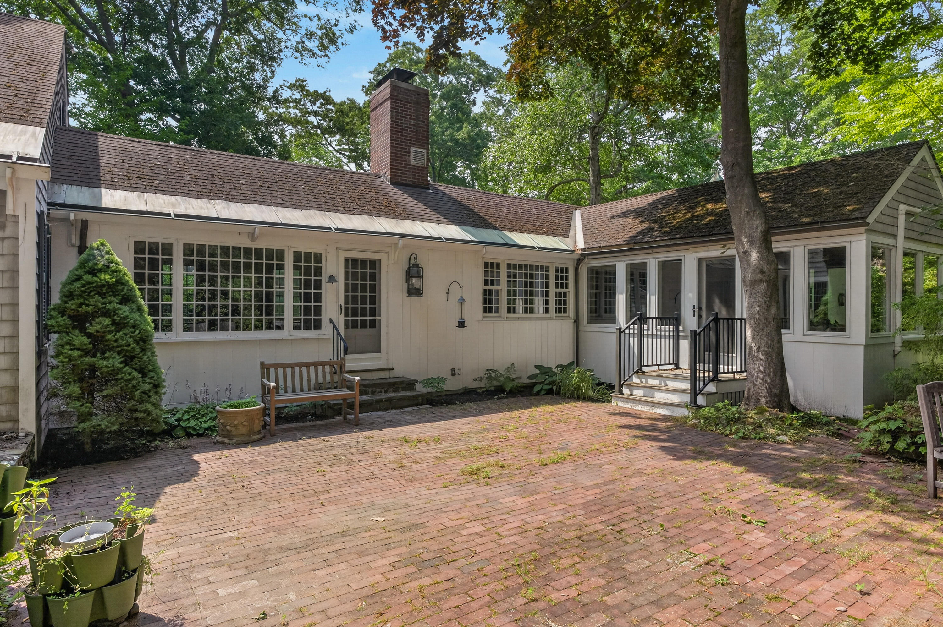 1062 Shore Road
