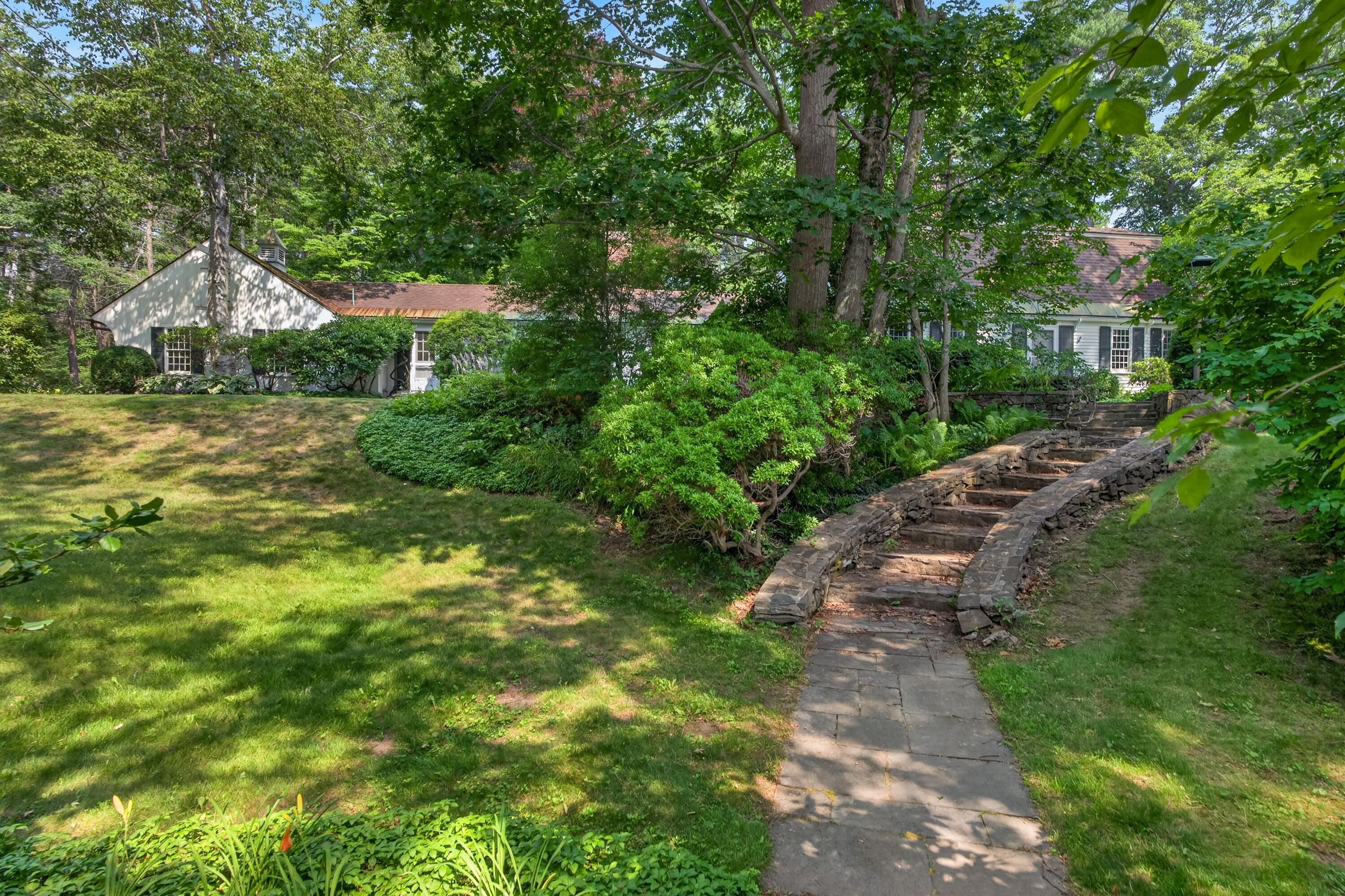 1062 Shore Road