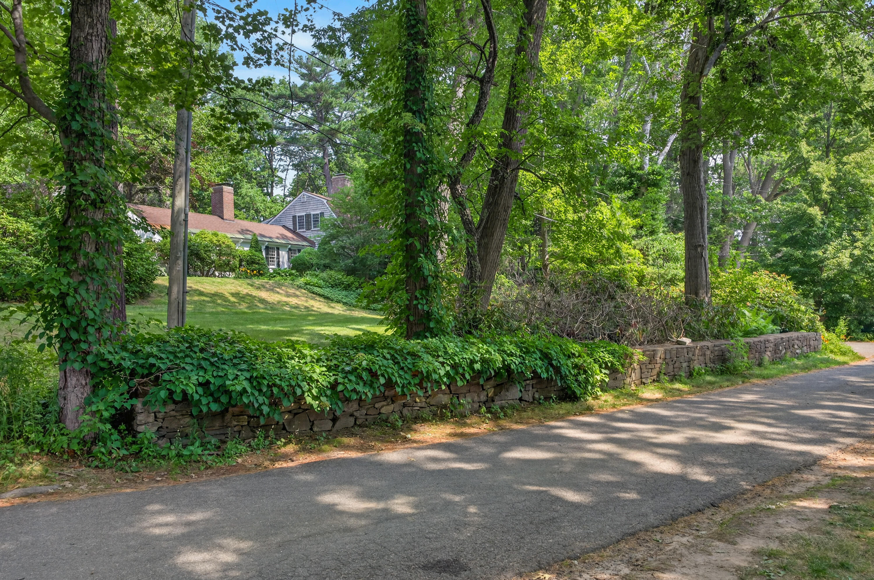1062 Shore Road