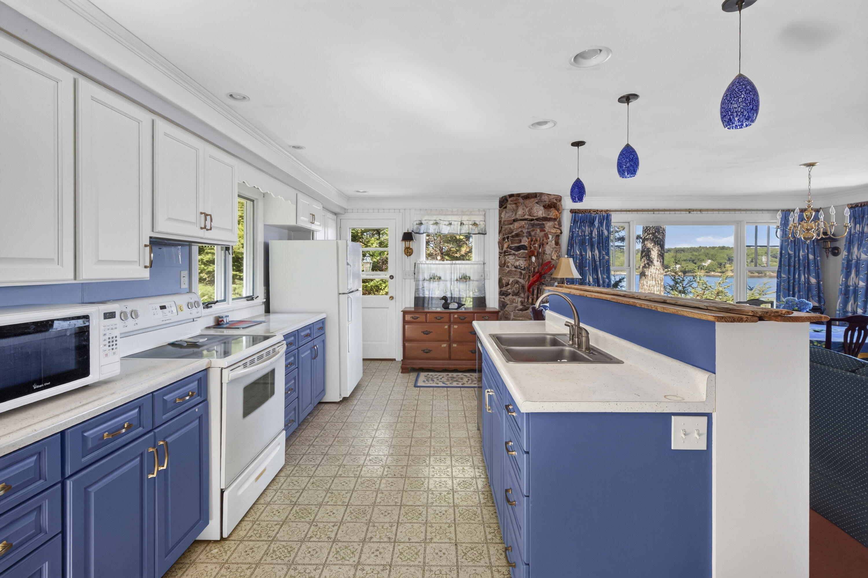 51 Roderick Road