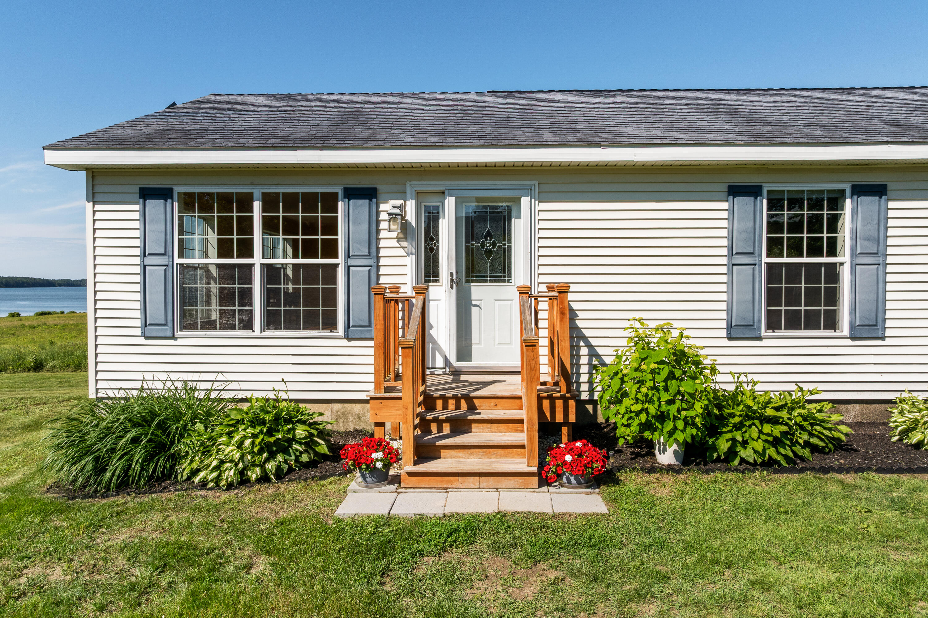 484 Woodside Road