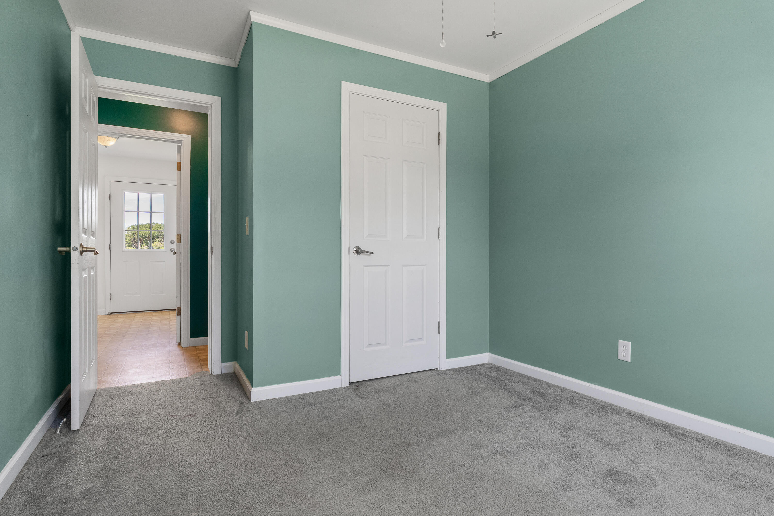 484 Woodside Road