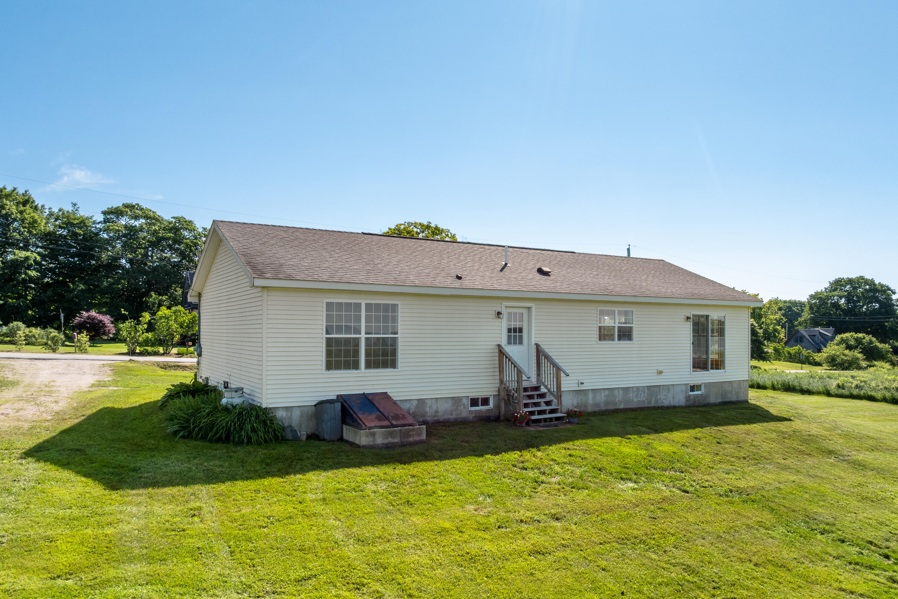 484 Woodside Road