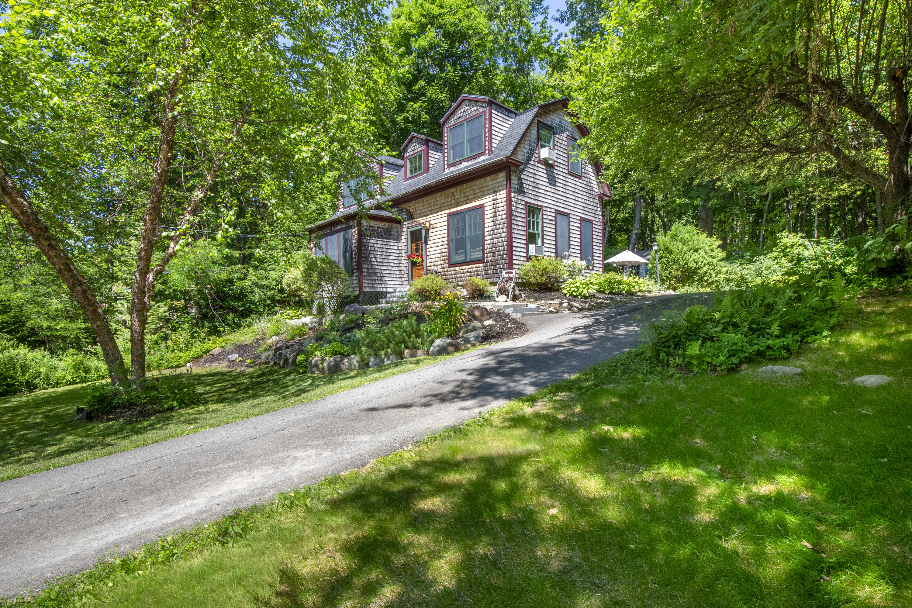 6 Bisbee Street