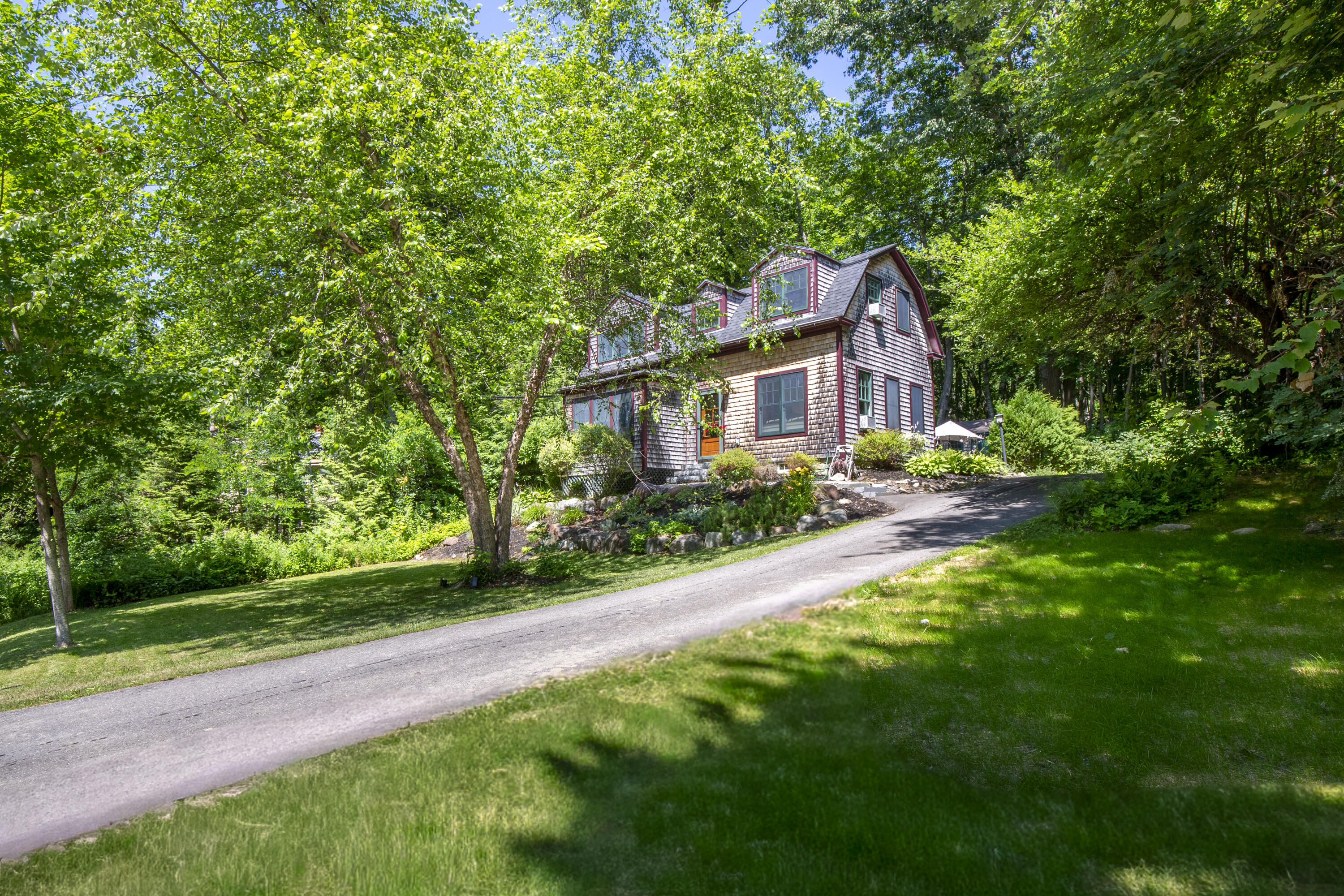 6 Bisbee Street