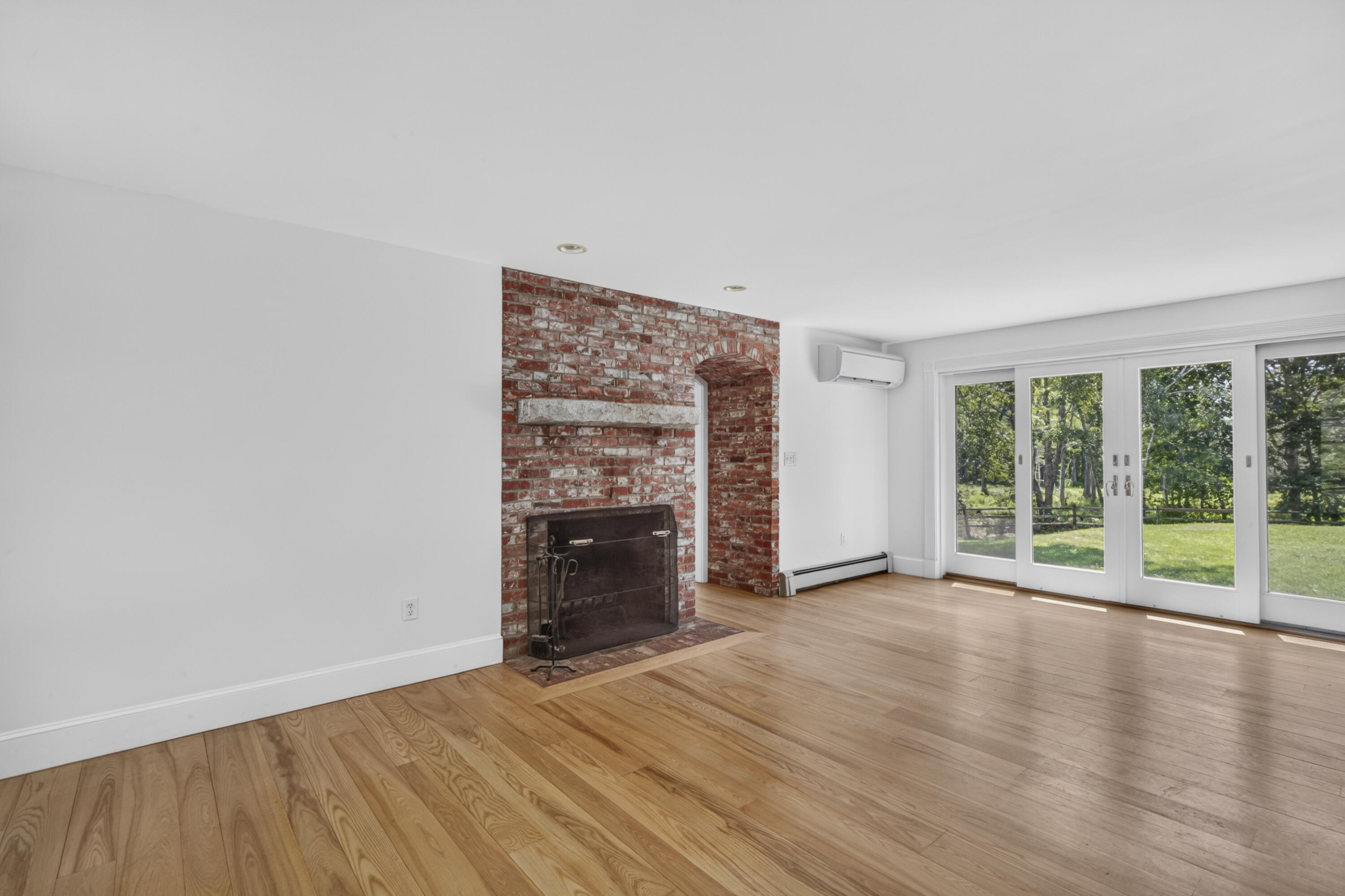60 Harbour Hill Drive